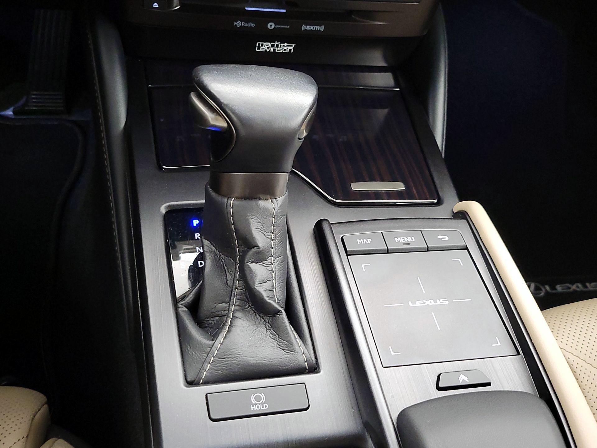Thumbnail: 2021 Lexus ES - 18