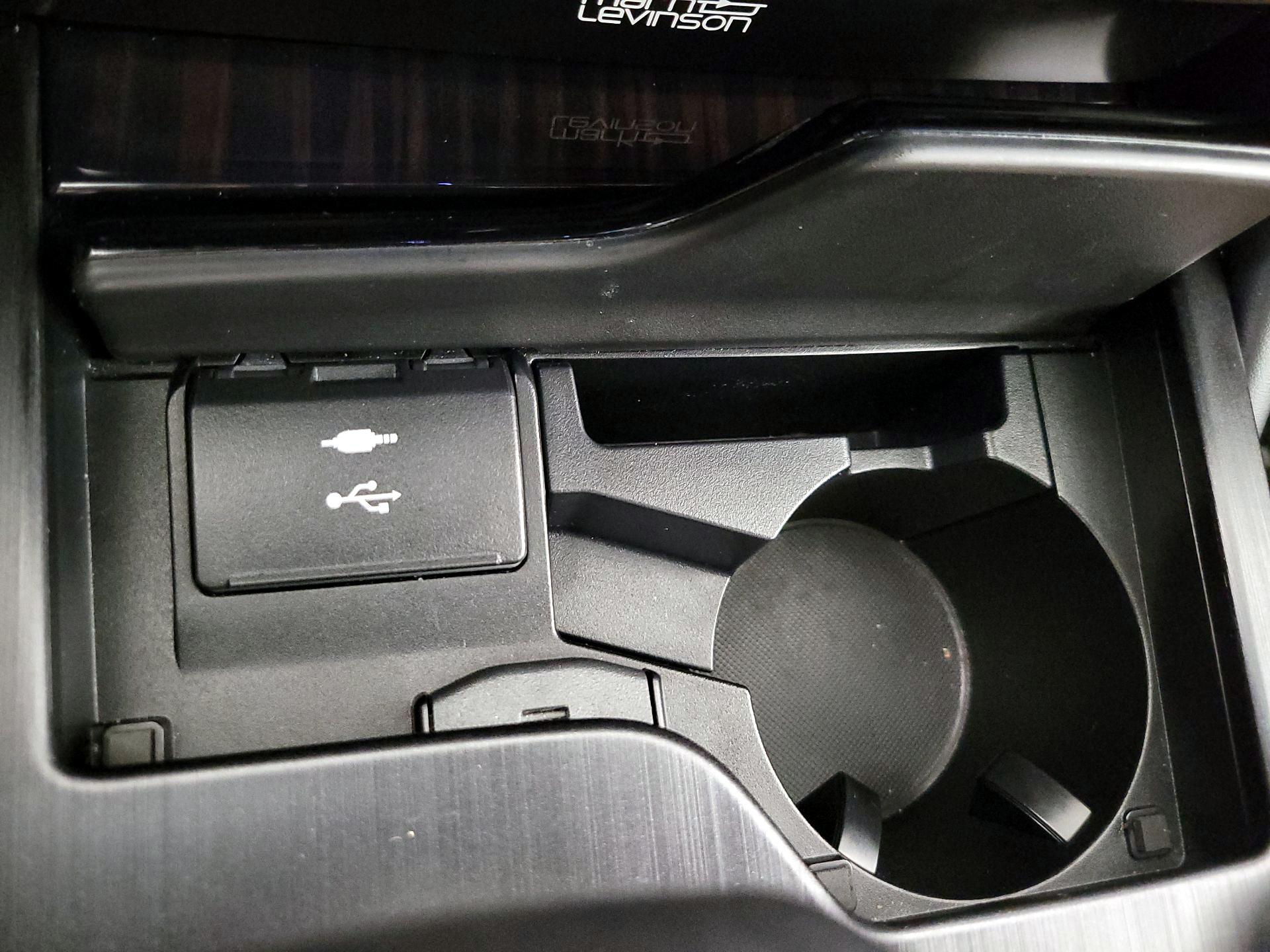 Thumbnail: 2021 Lexus ES - 19