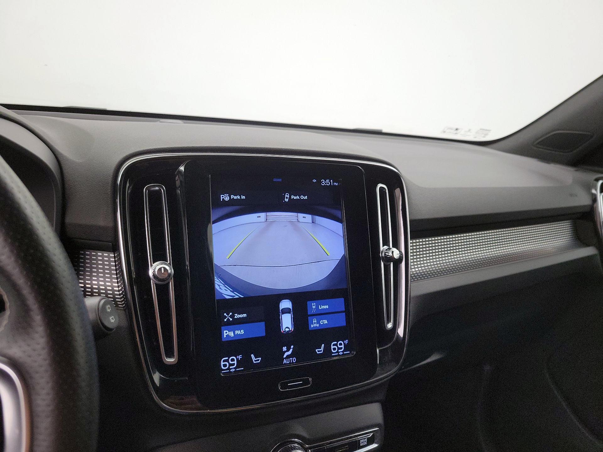 Thumbnail: 2019 Volvo XC40 - 15