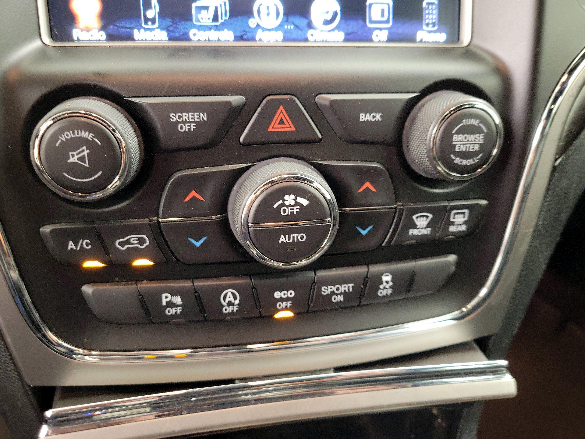 Thumbnail: 2017 Jeep Grand Cherokee - 16