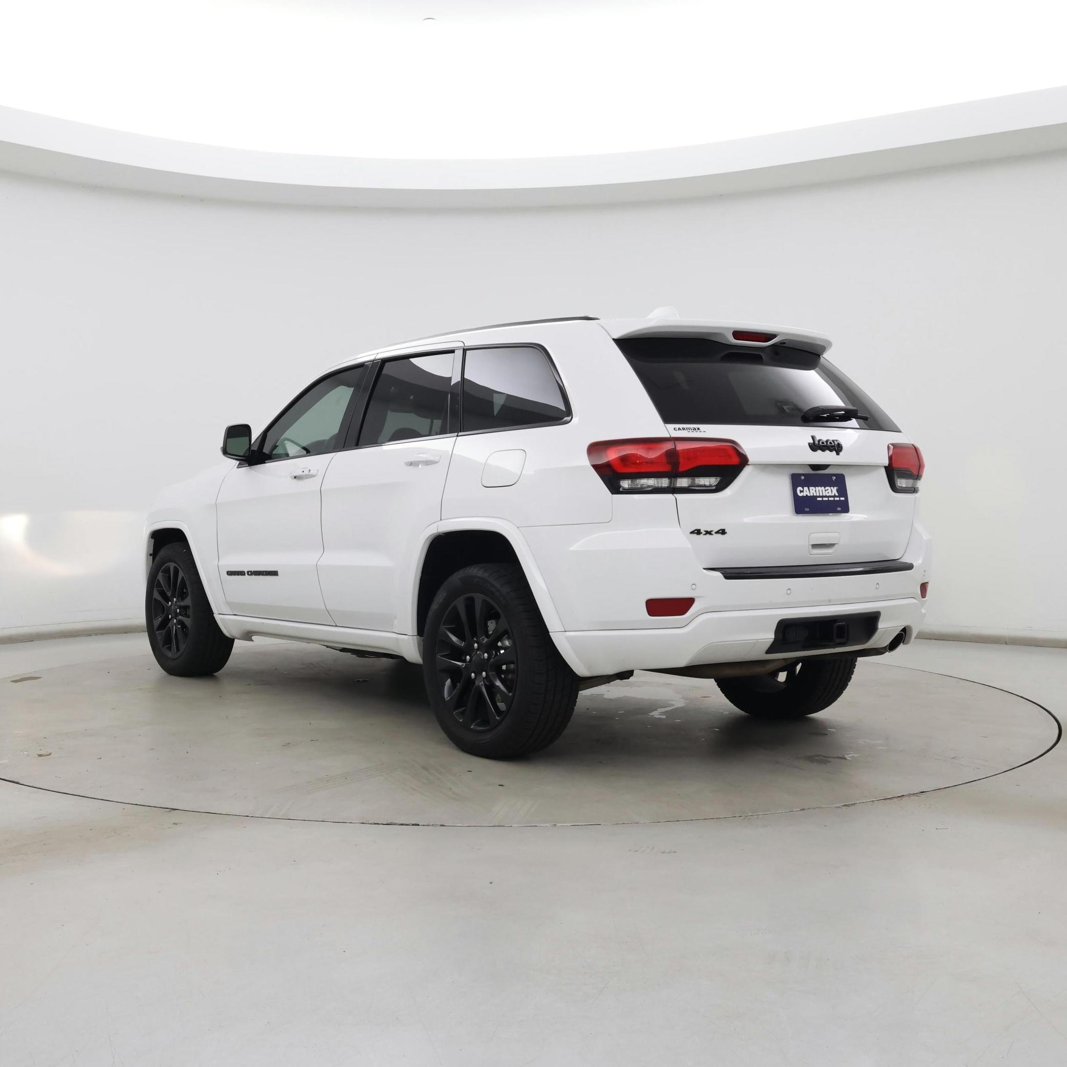 Thumbnail: 2017 Jeep Grand Cherokee - 2