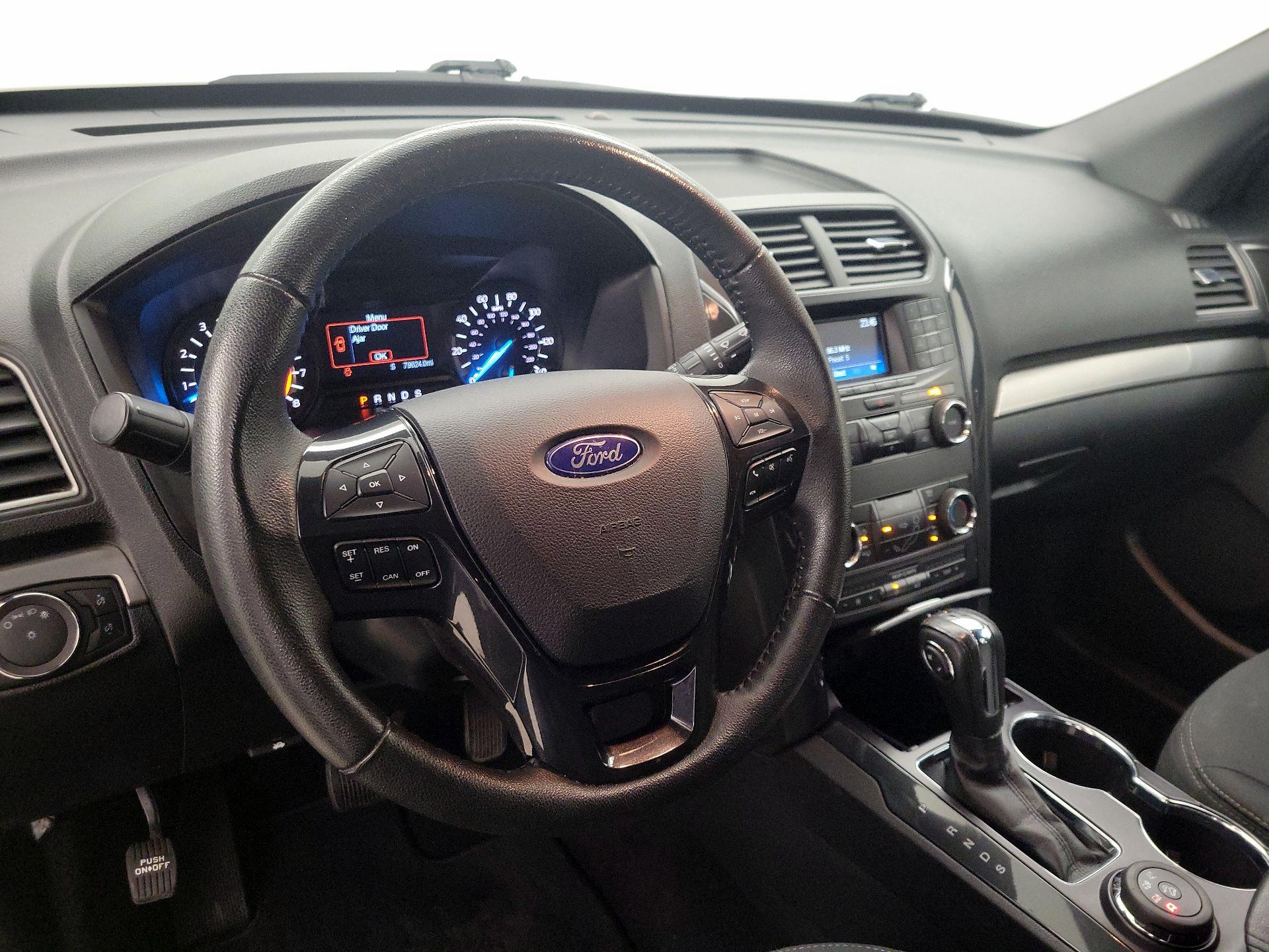 Thumbnail: 2018 Ford Explorer - 9