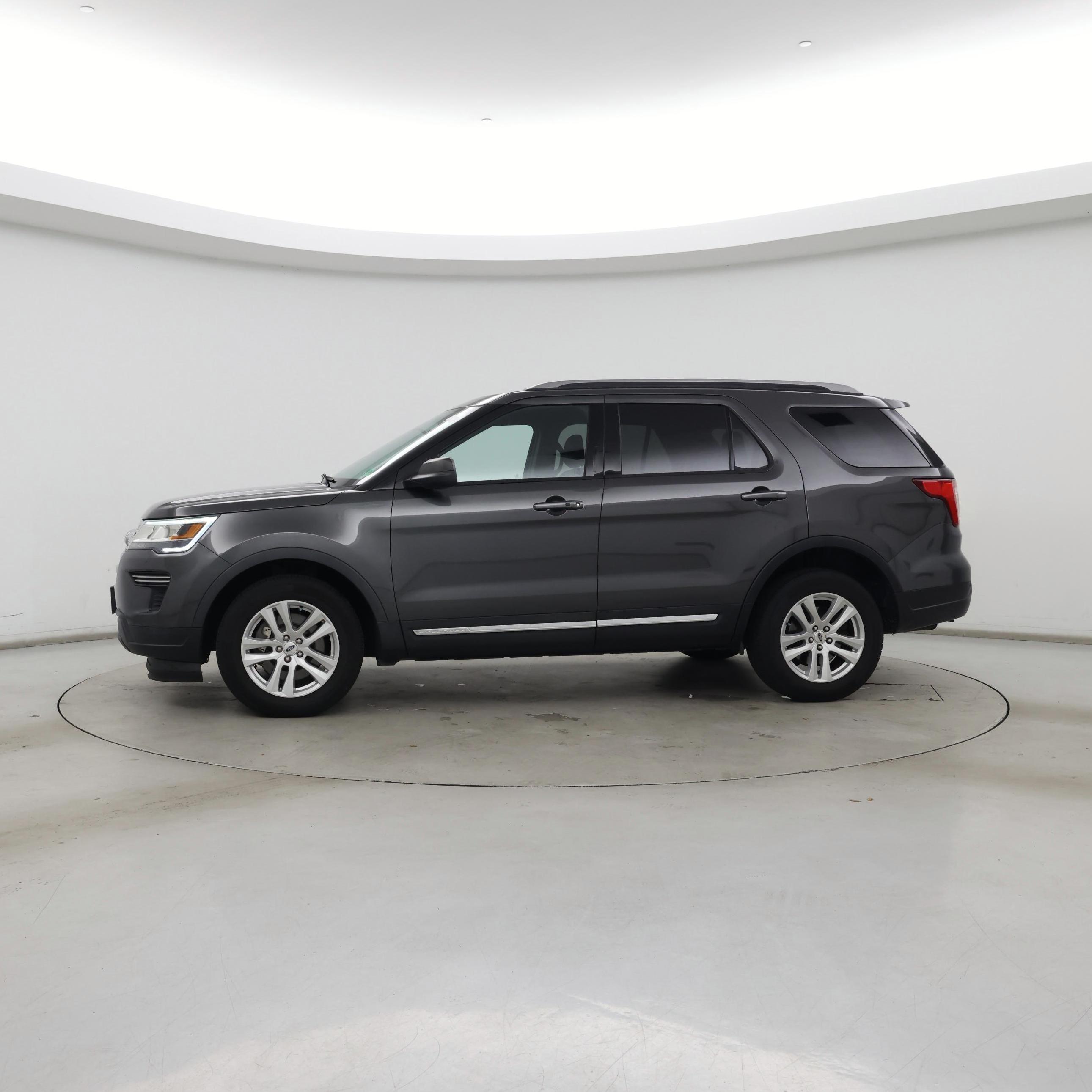 Thumbnail: 2018 Ford Explorer - 3