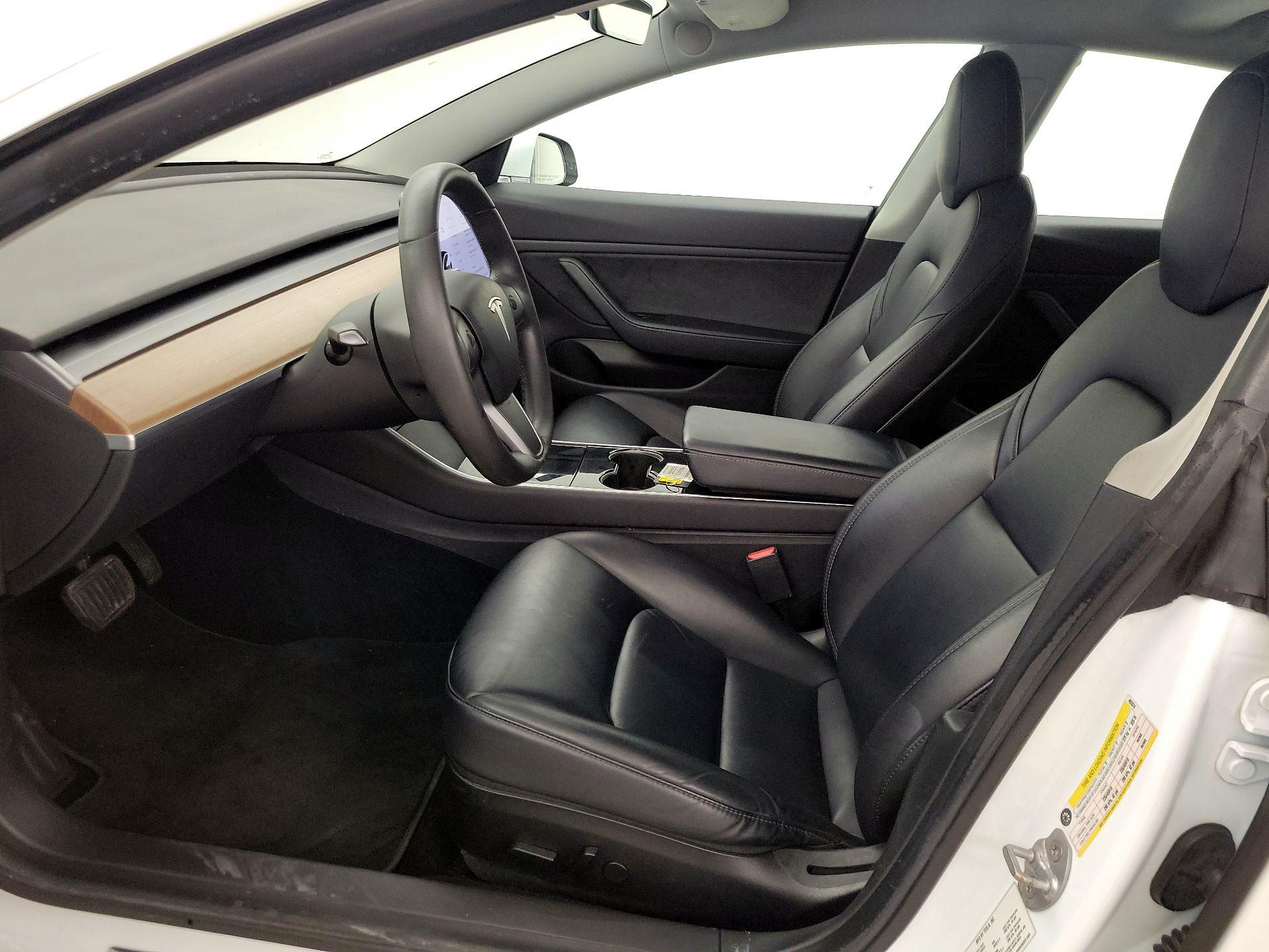 Thumbnail: 2019 Tesla Model 3 - 11