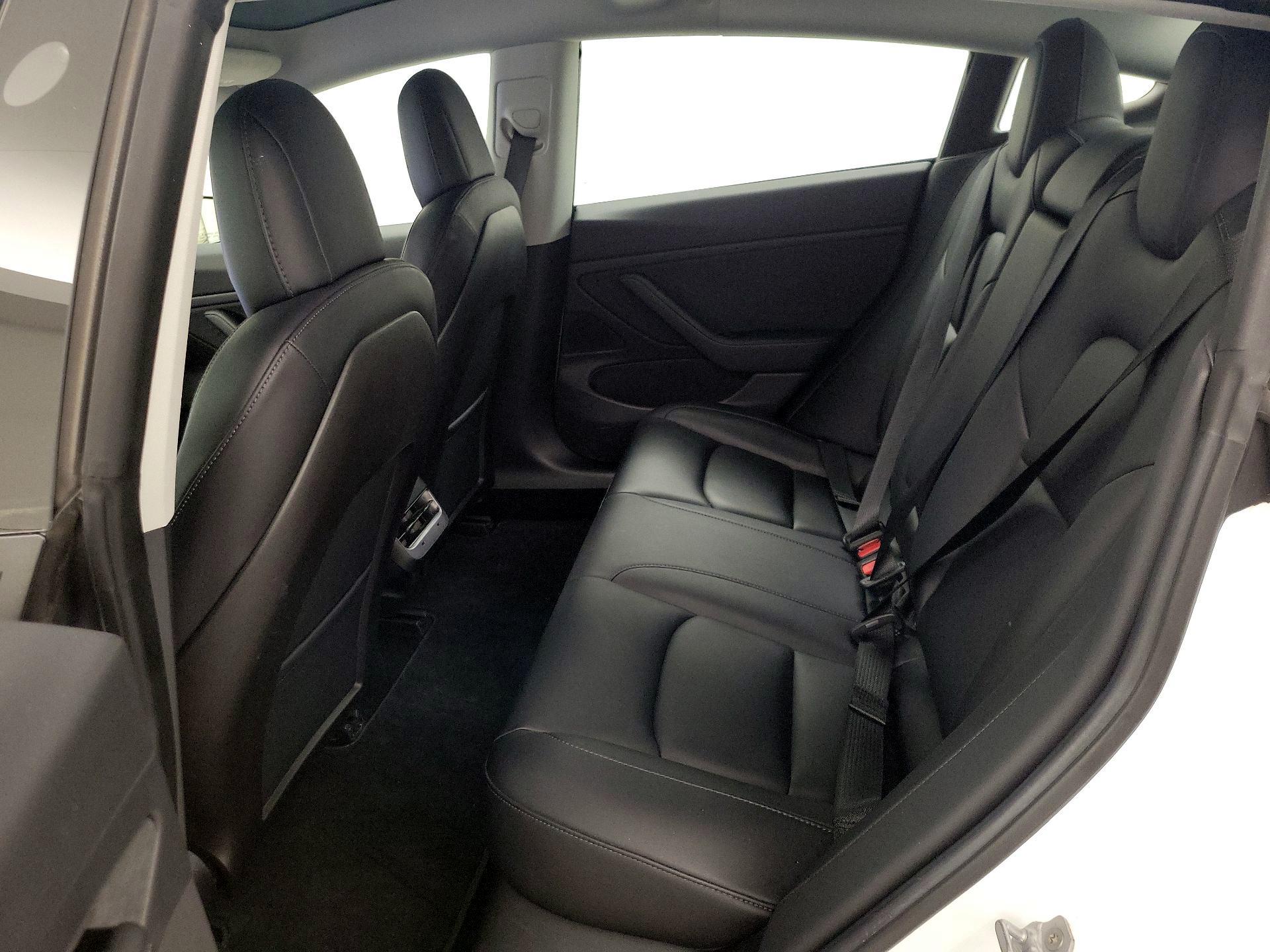 Thumbnail: 2019 Tesla Model 3 - 20