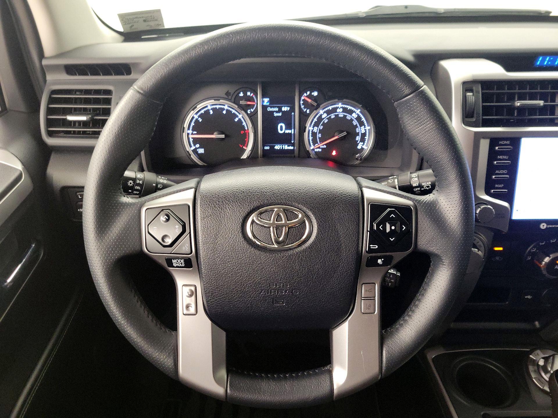 Thumbnail: 2022 Toyota 4Runner - 10
