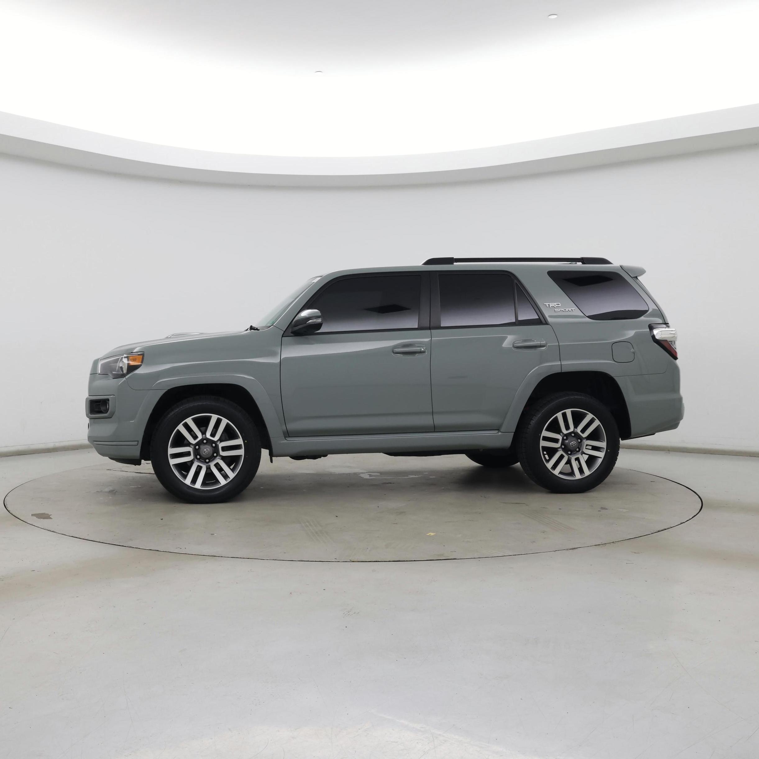 Thumbnail: 2022 Toyota 4Runner - 3