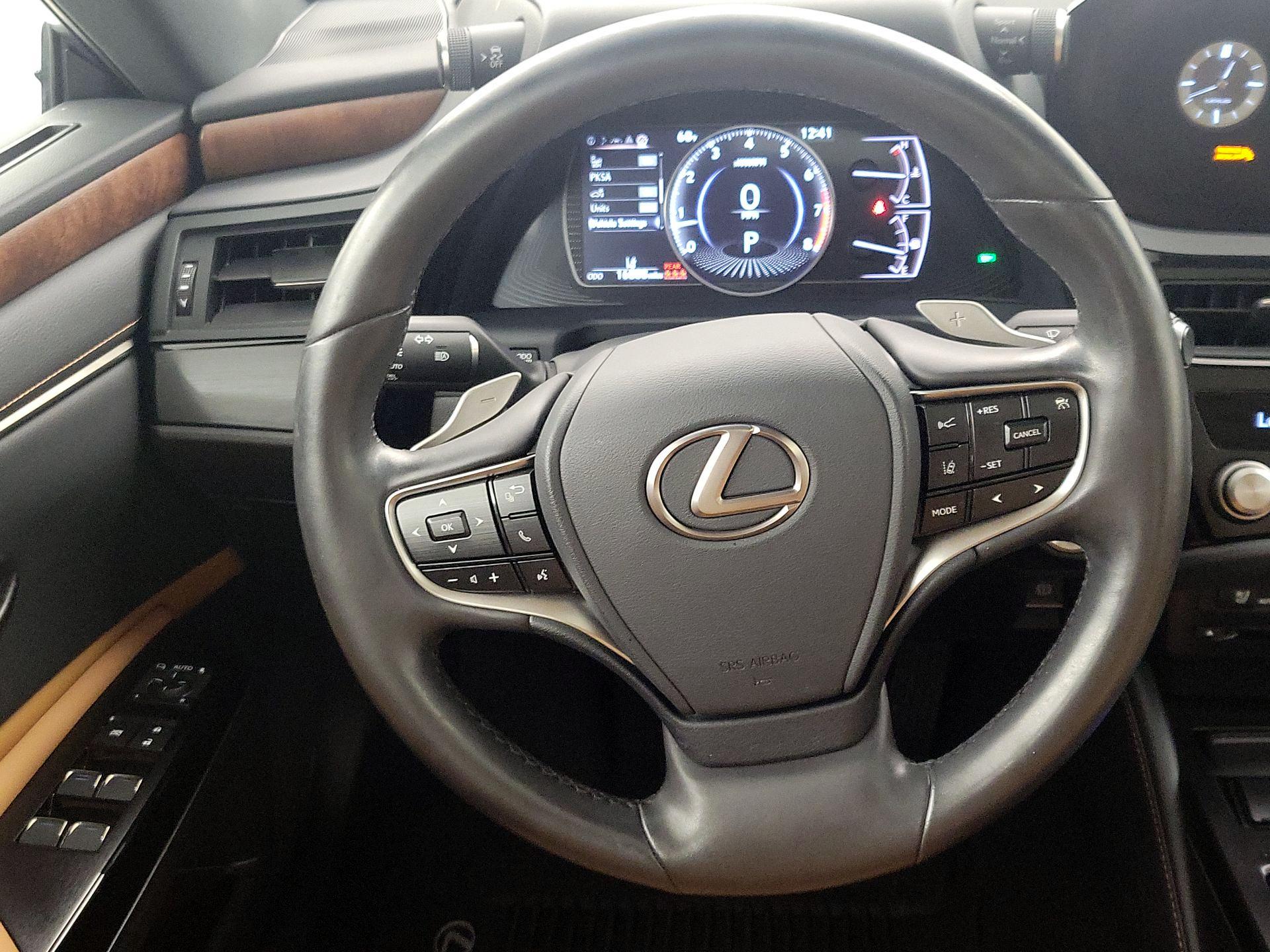Thumbnail: 2022 Lexus ES - 10