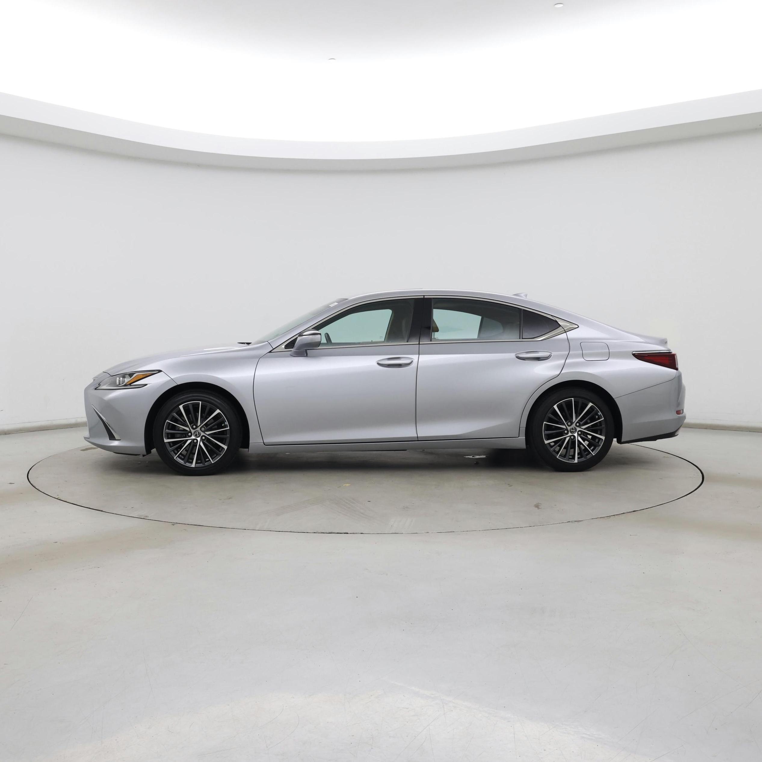 Thumbnail: 2022 Lexus ES - 3