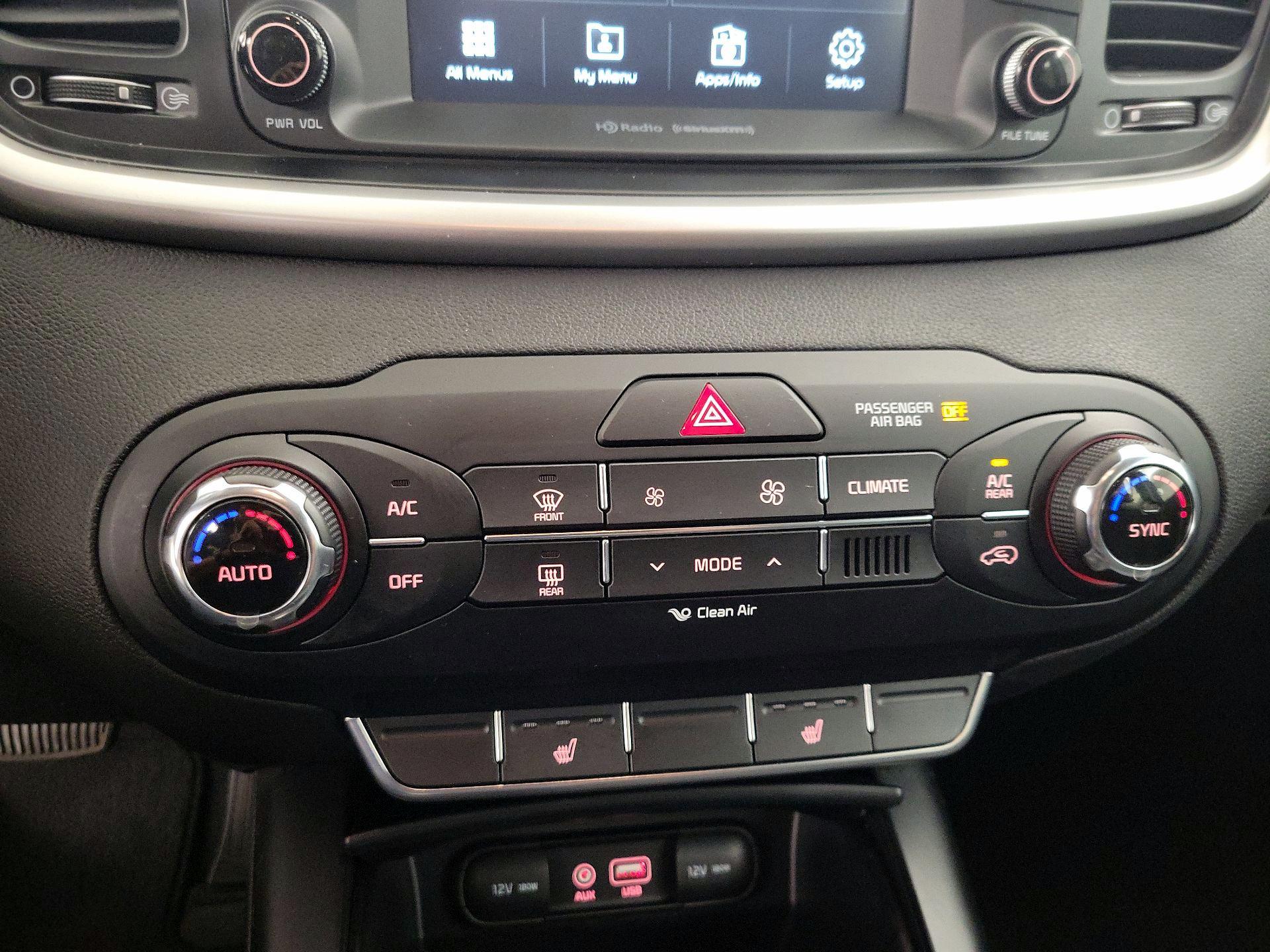 Thumbnail: 2017 Kia Sorento - 16