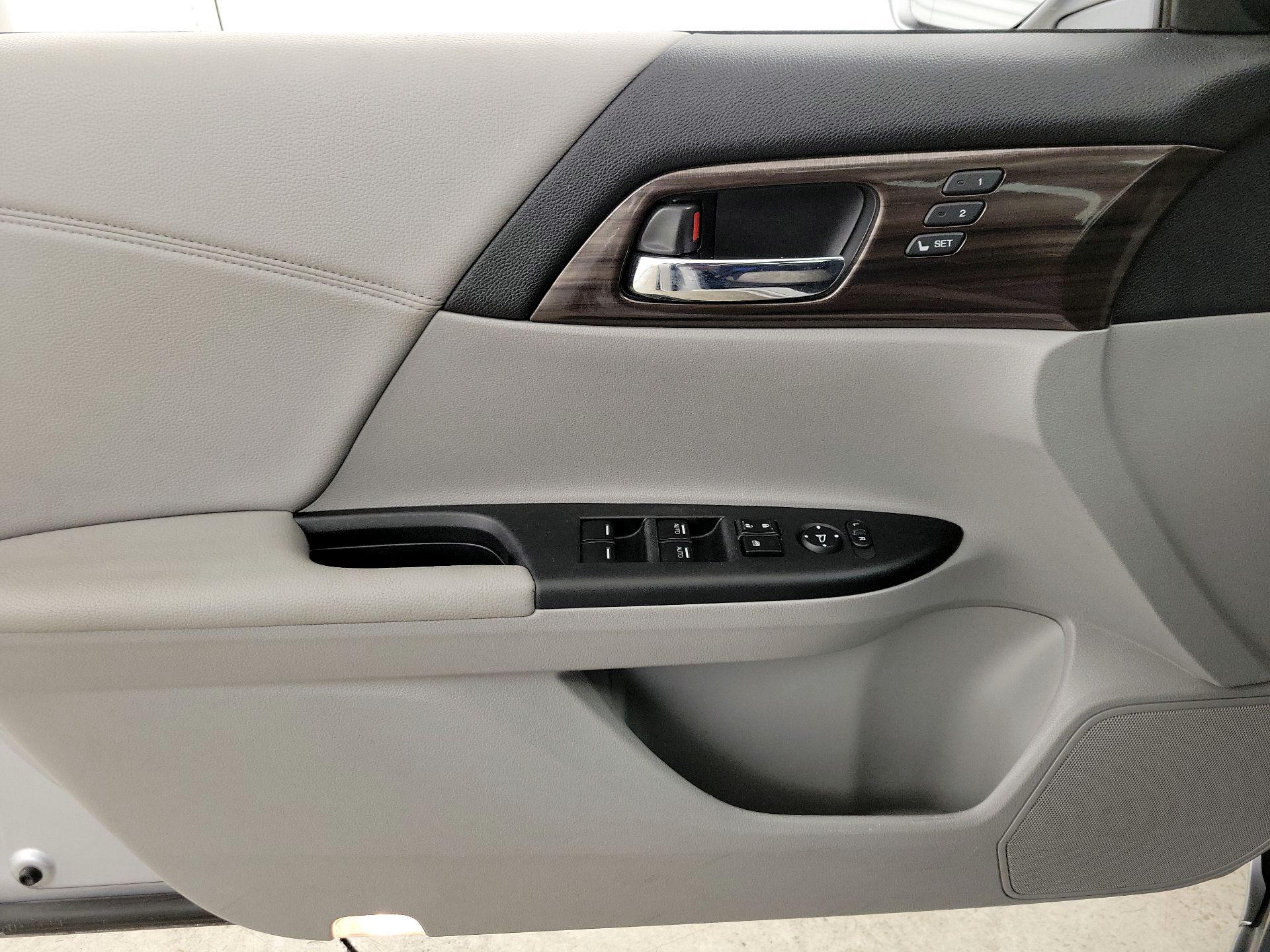 Thumbnail: 2016 Honda Accord - 12