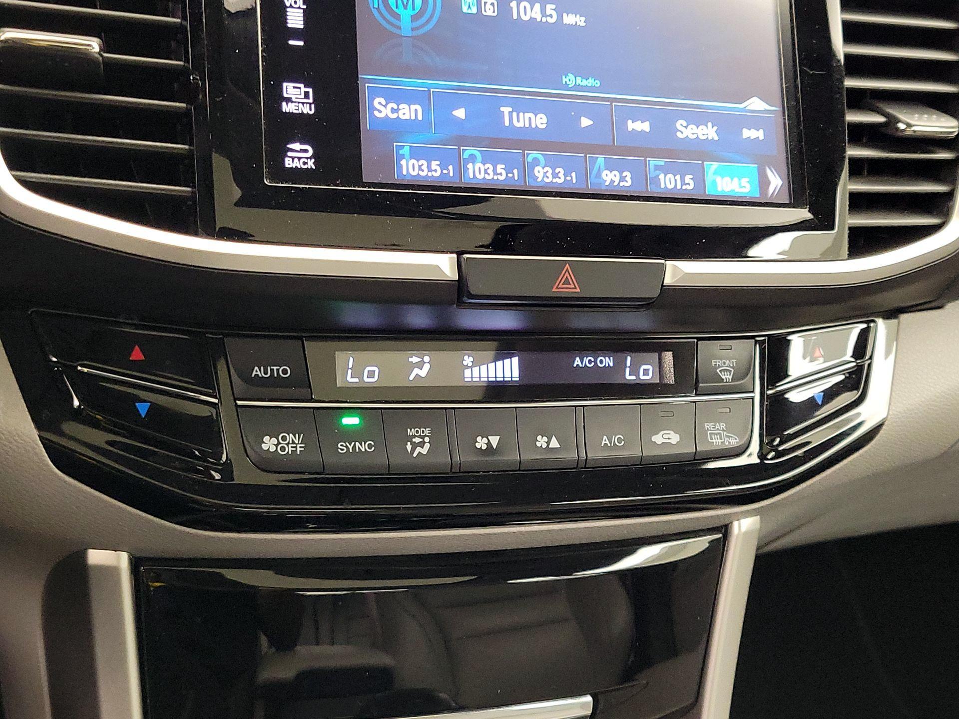 Thumbnail: 2016 Honda Accord - 17