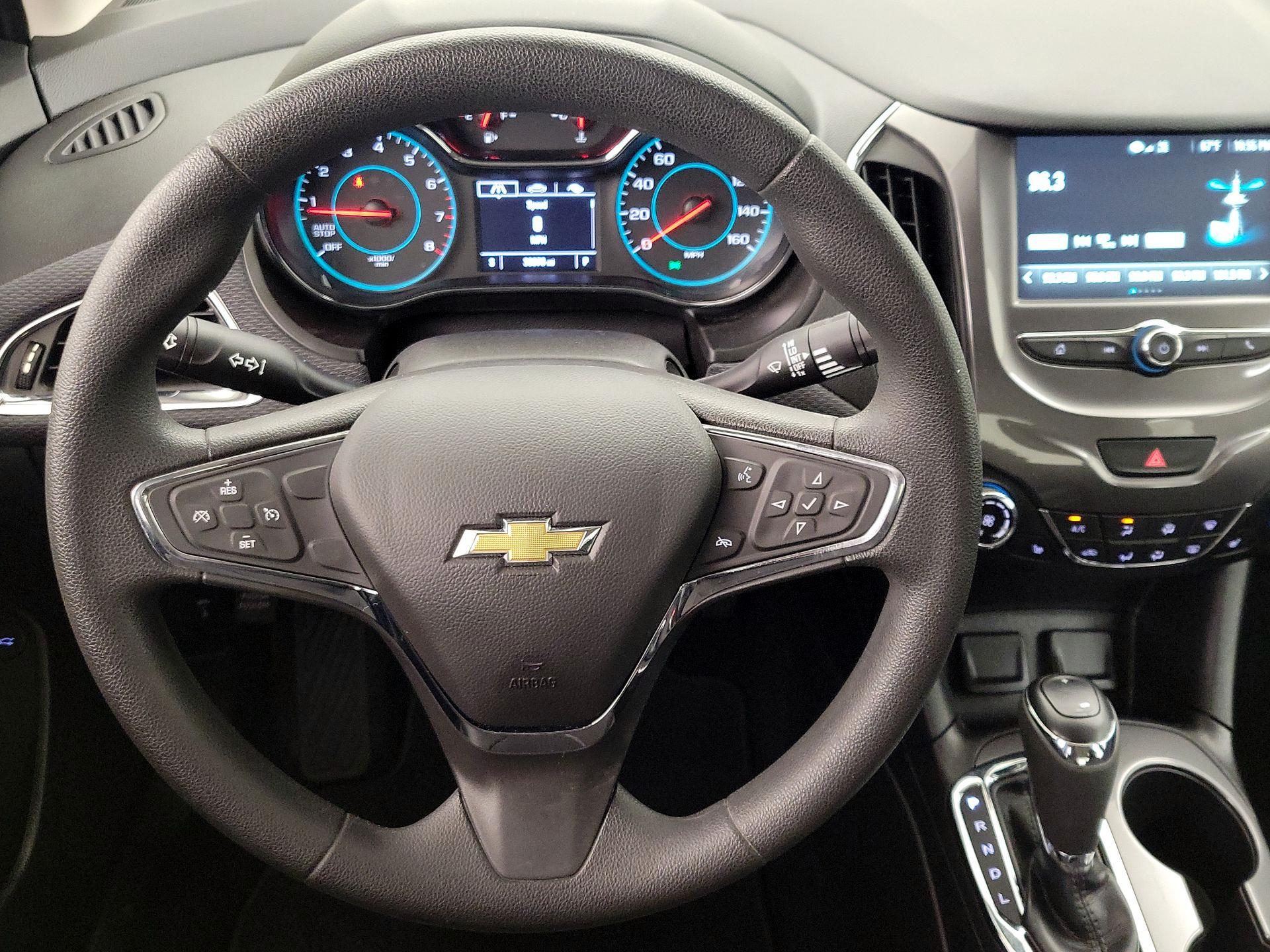 Thumbnail: 2018 Chevrolet Cruze - 10