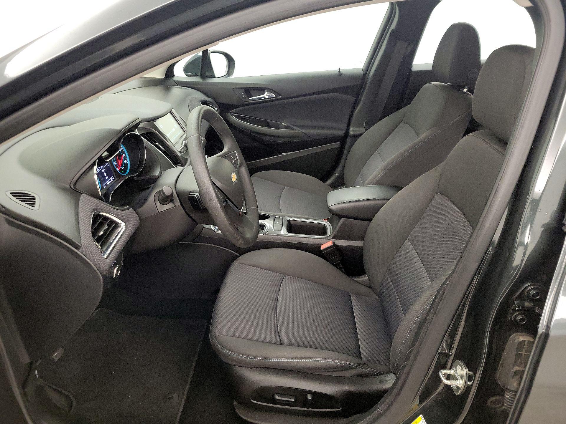 Thumbnail: 2018 Chevrolet Cruze - 11