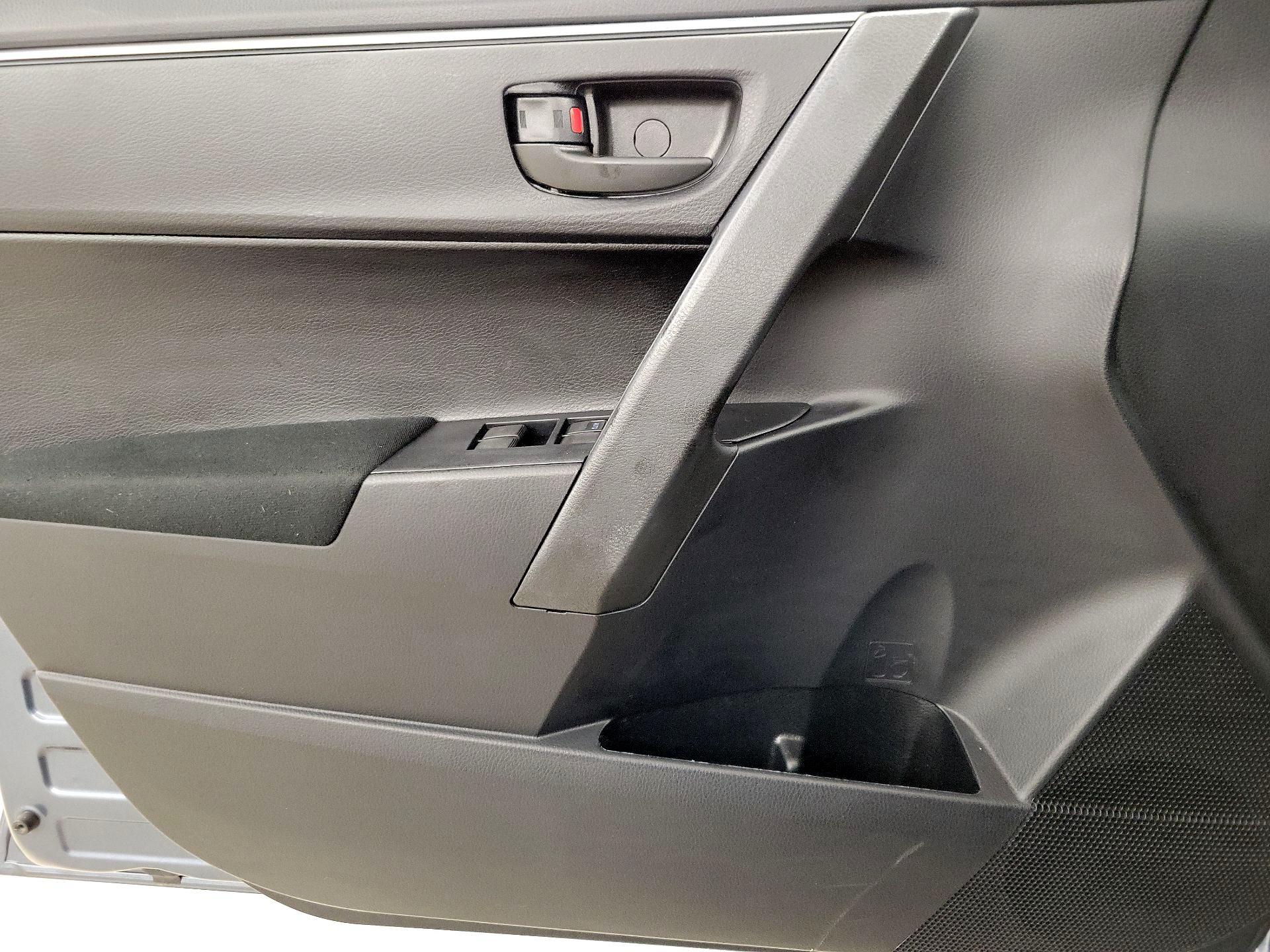 Thumbnail: 2016 Toyota Corolla - 12