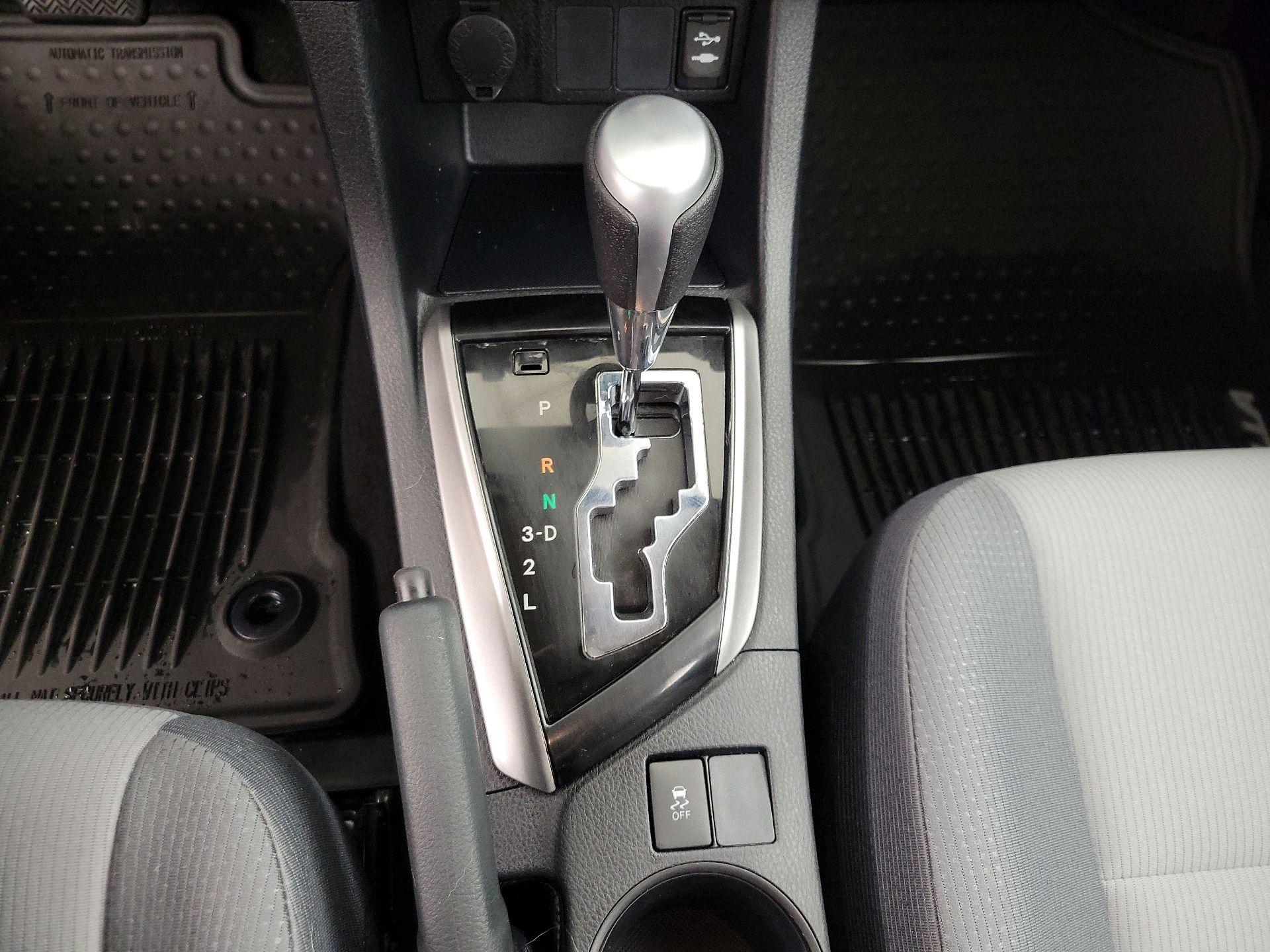 Thumbnail: 2016 Toyota Corolla - 16