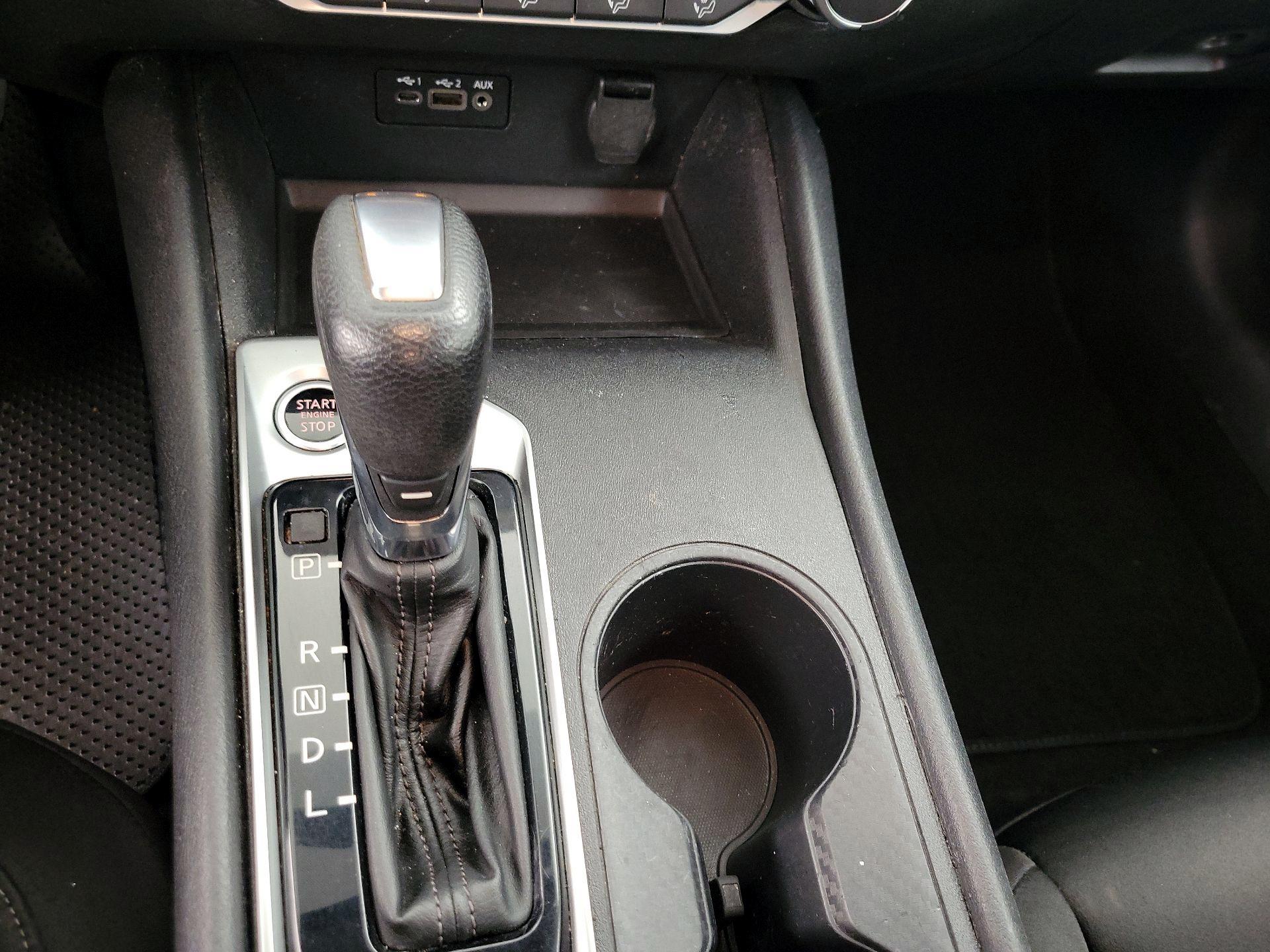 Thumbnail: 2020 Nissan Altima - 17