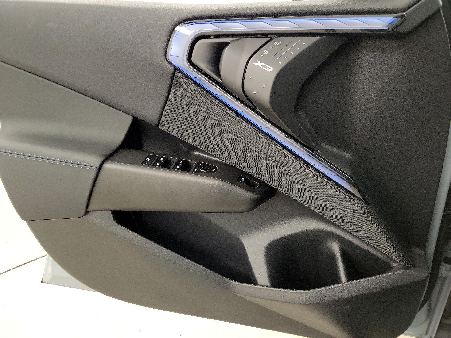 Thumbnail: 2025 BMW X3 - 12