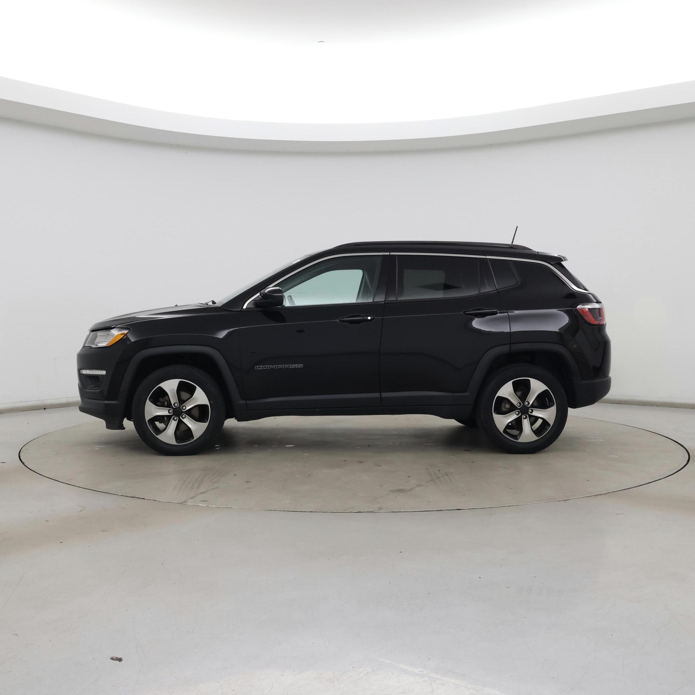 Thumbnail: 2018 Jeep Compass - 3