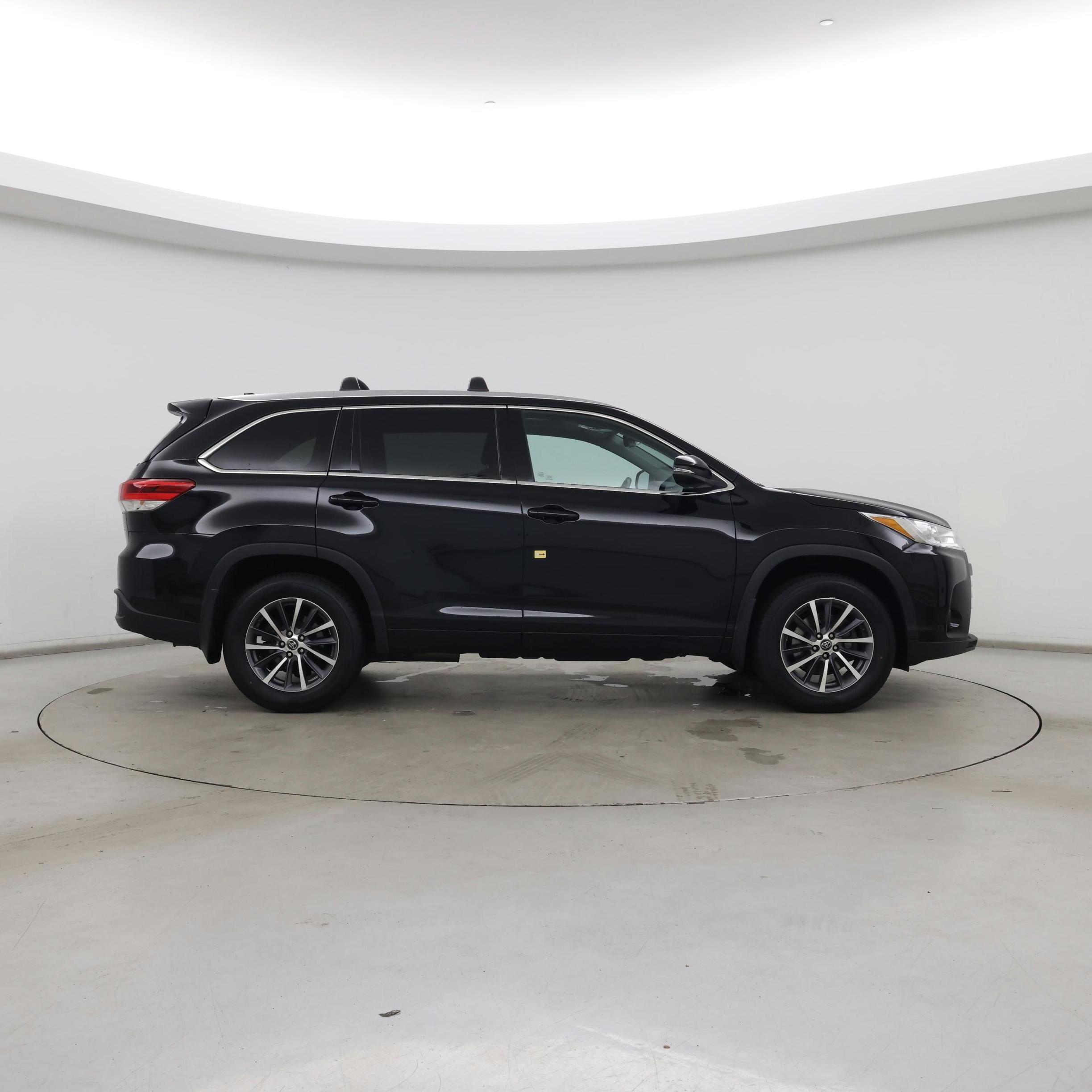 Thumbnail: 2018 Toyota Highlander - 7