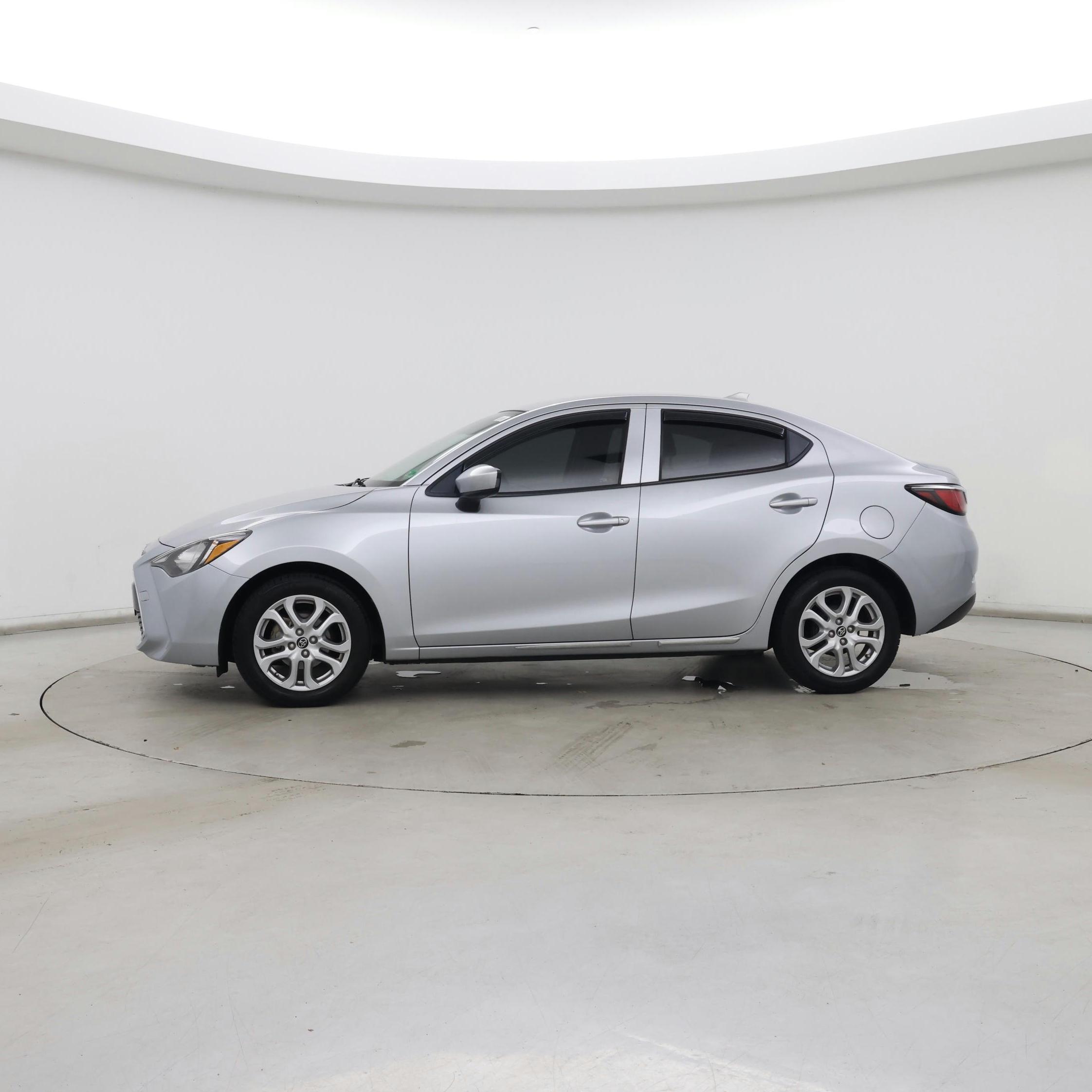 Thumbnail: 2018 Toyota Yaris iA - 3
