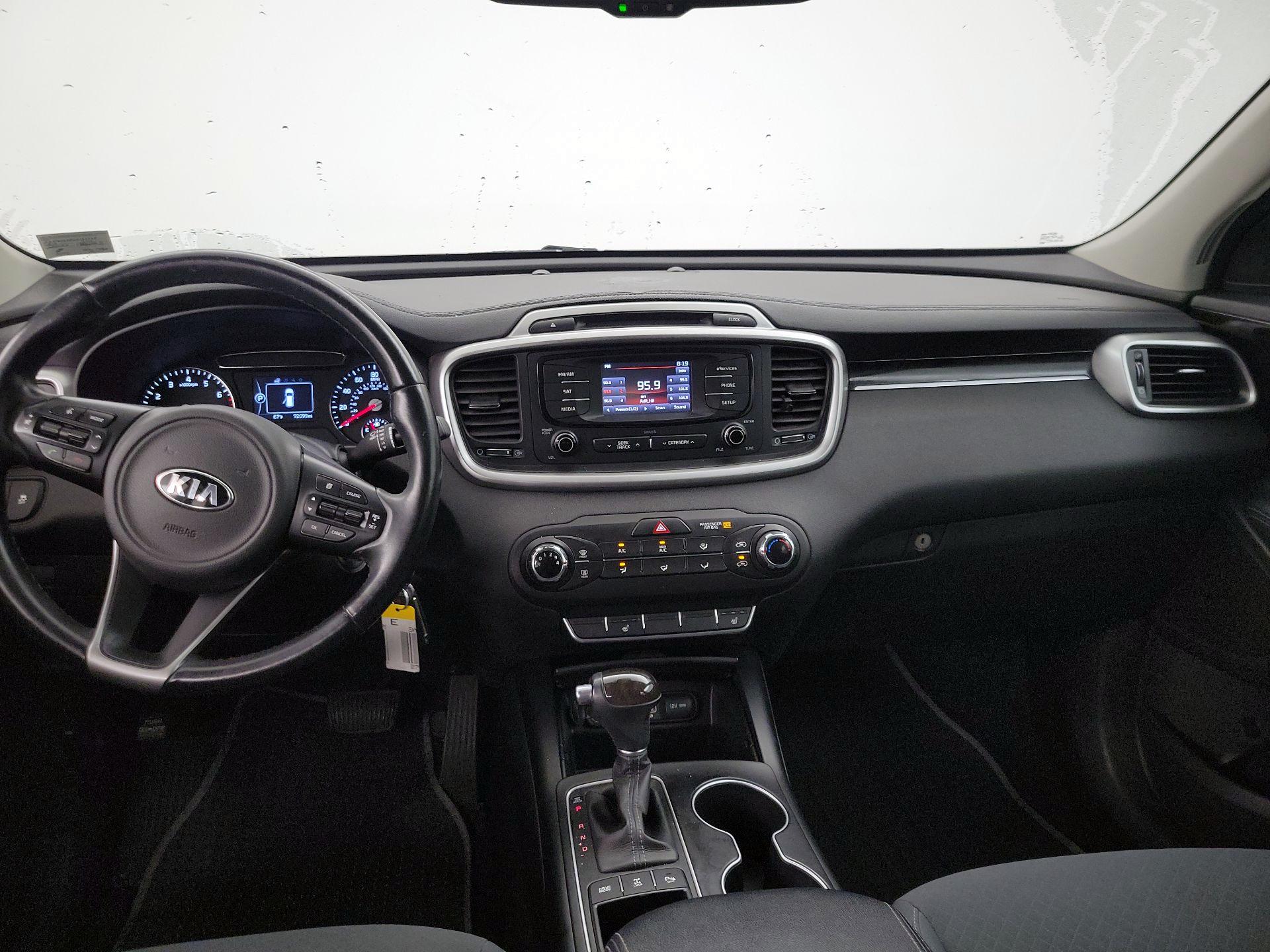 Thumbnail: 2016 Kia Sorento - 9