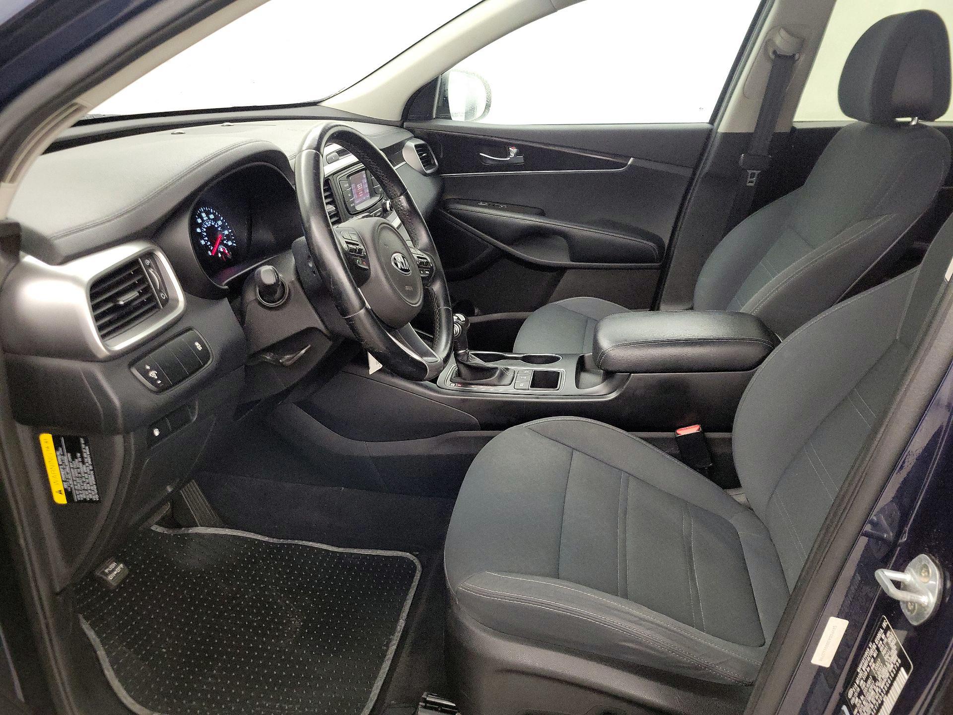 Thumbnail: 2016 Kia Sorento - 11