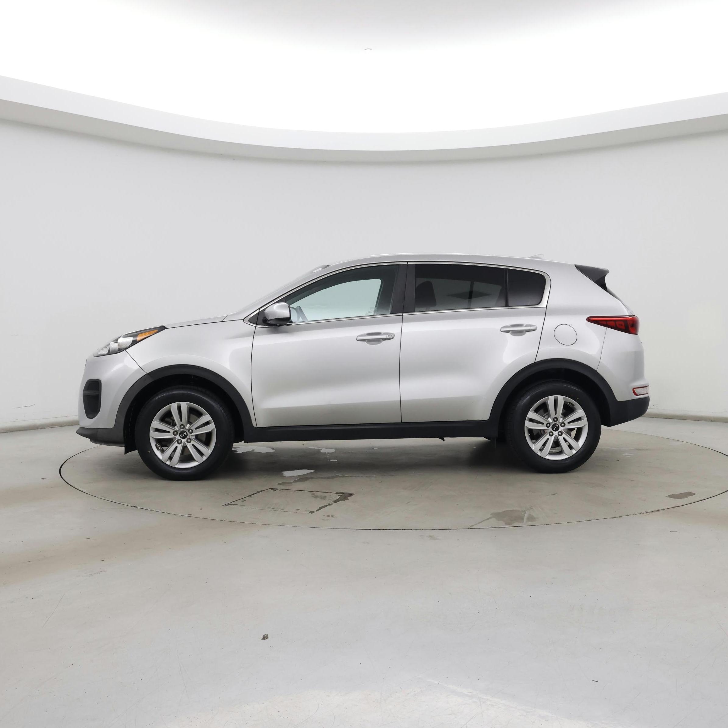Thumbnail: 2019 Kia Sportage - 3