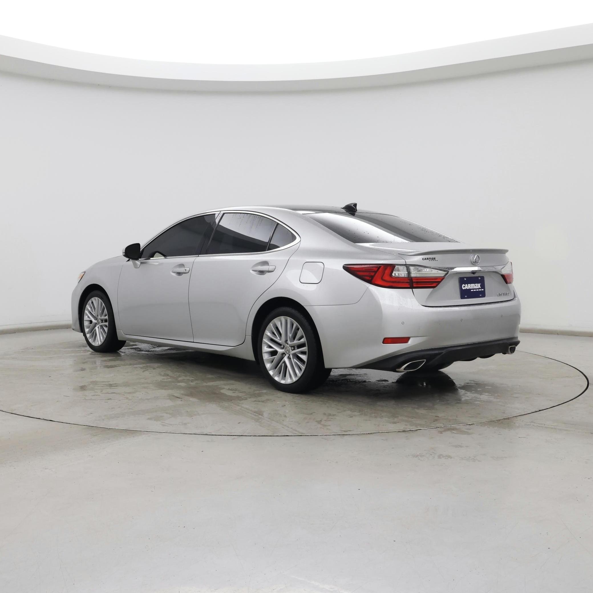 Thumbnail: 2018 Lexus ES - 2