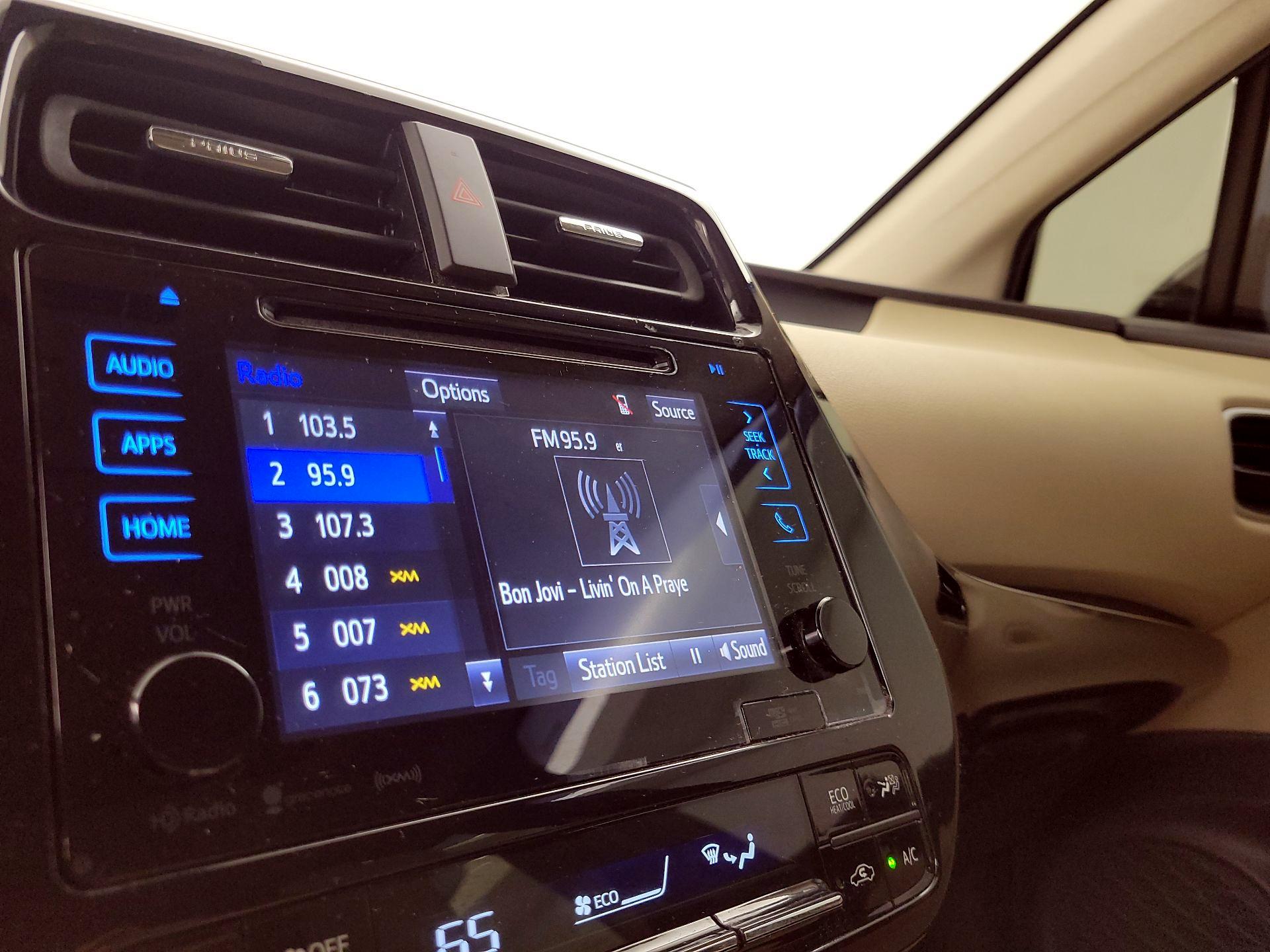 Thumbnail: 2016 Toyota Prius - 16