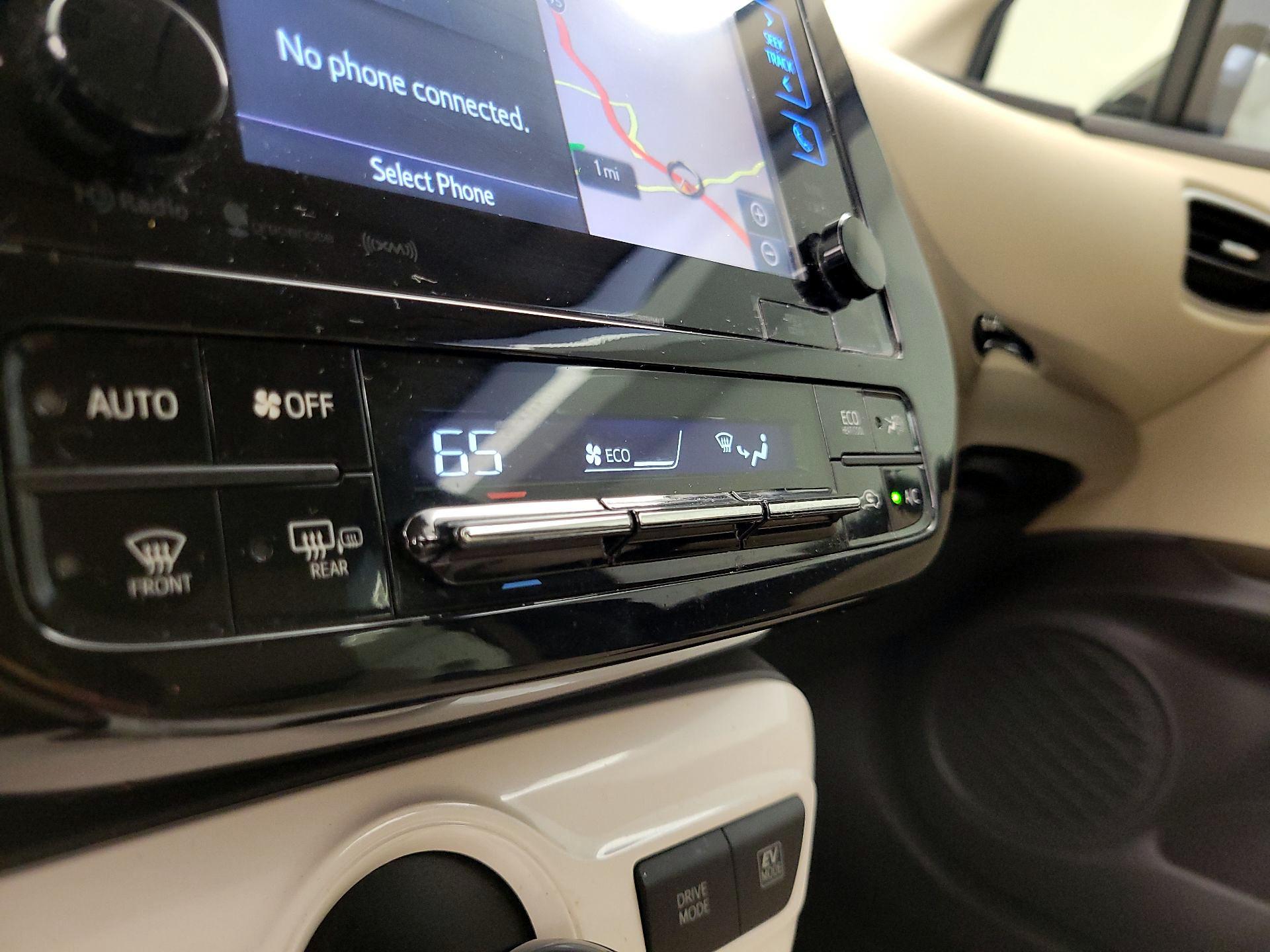 Thumbnail: 2016 Toyota Prius - 17