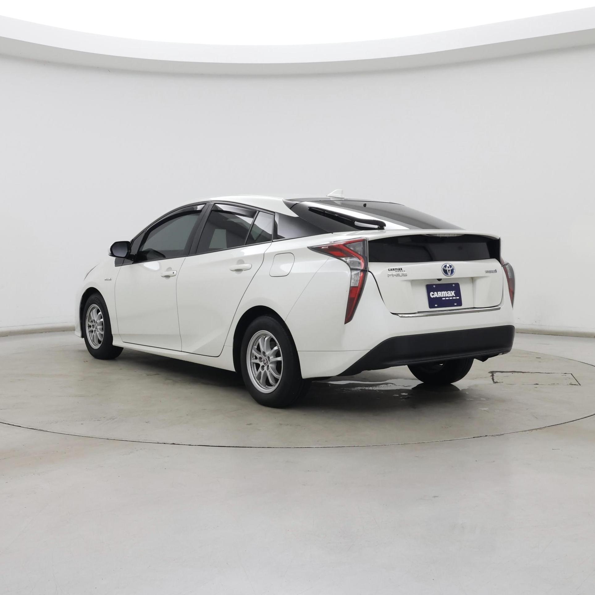 Thumbnail: 2016 Toyota Prius - 2