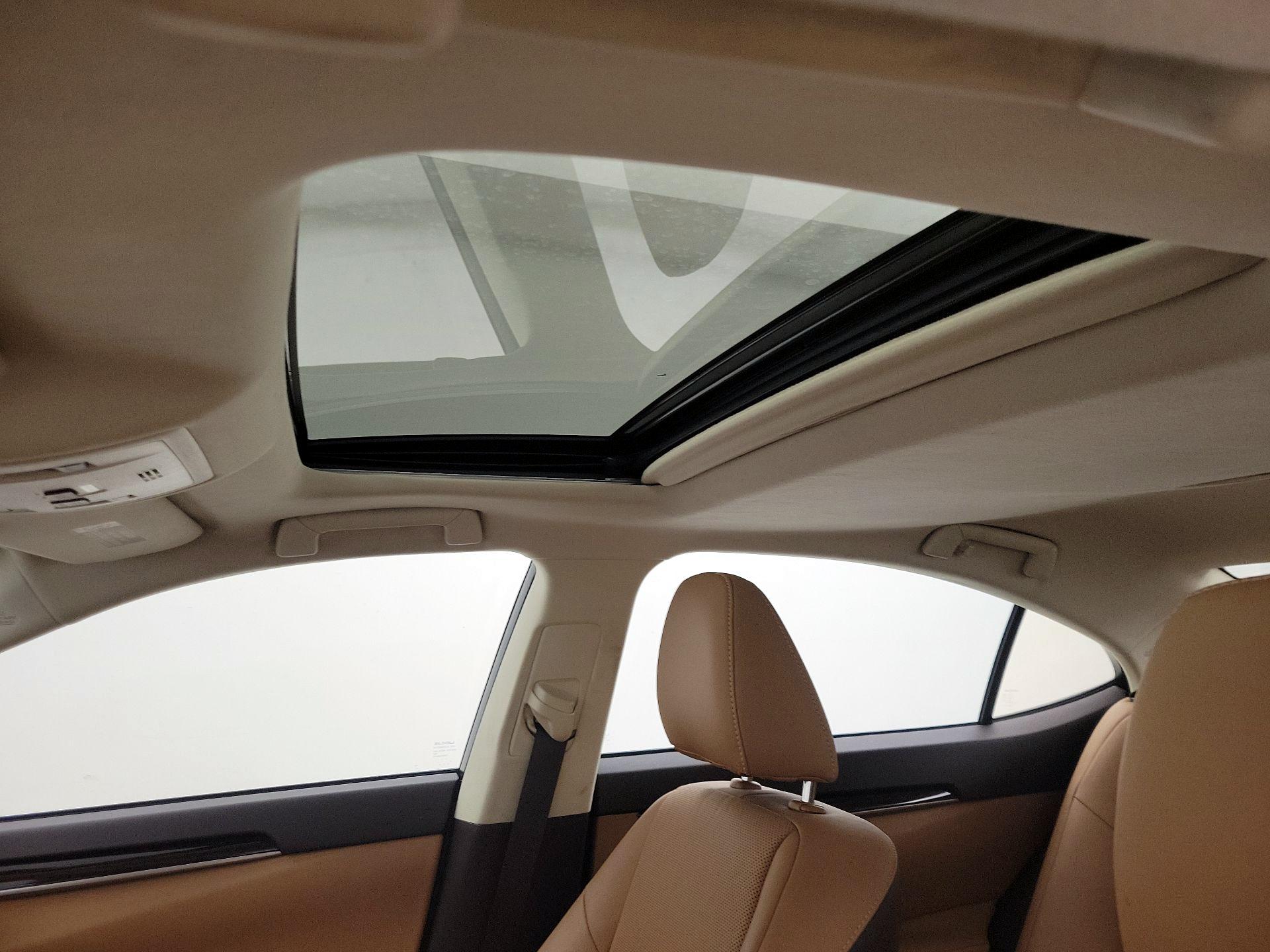 Thumbnail: 2017 Lexus ES - 20