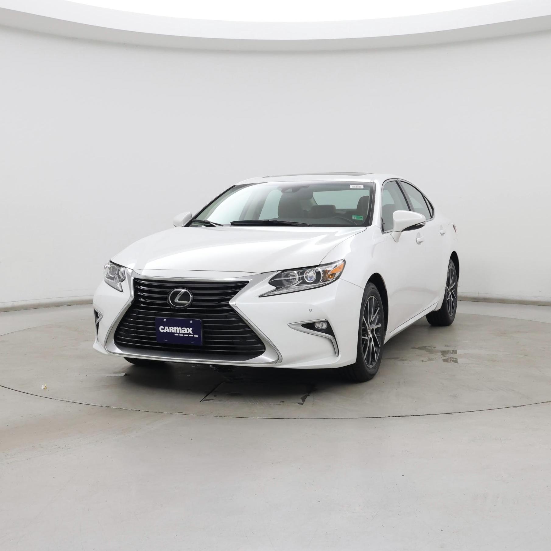 Thumbnail: 2017 Lexus ES - 4