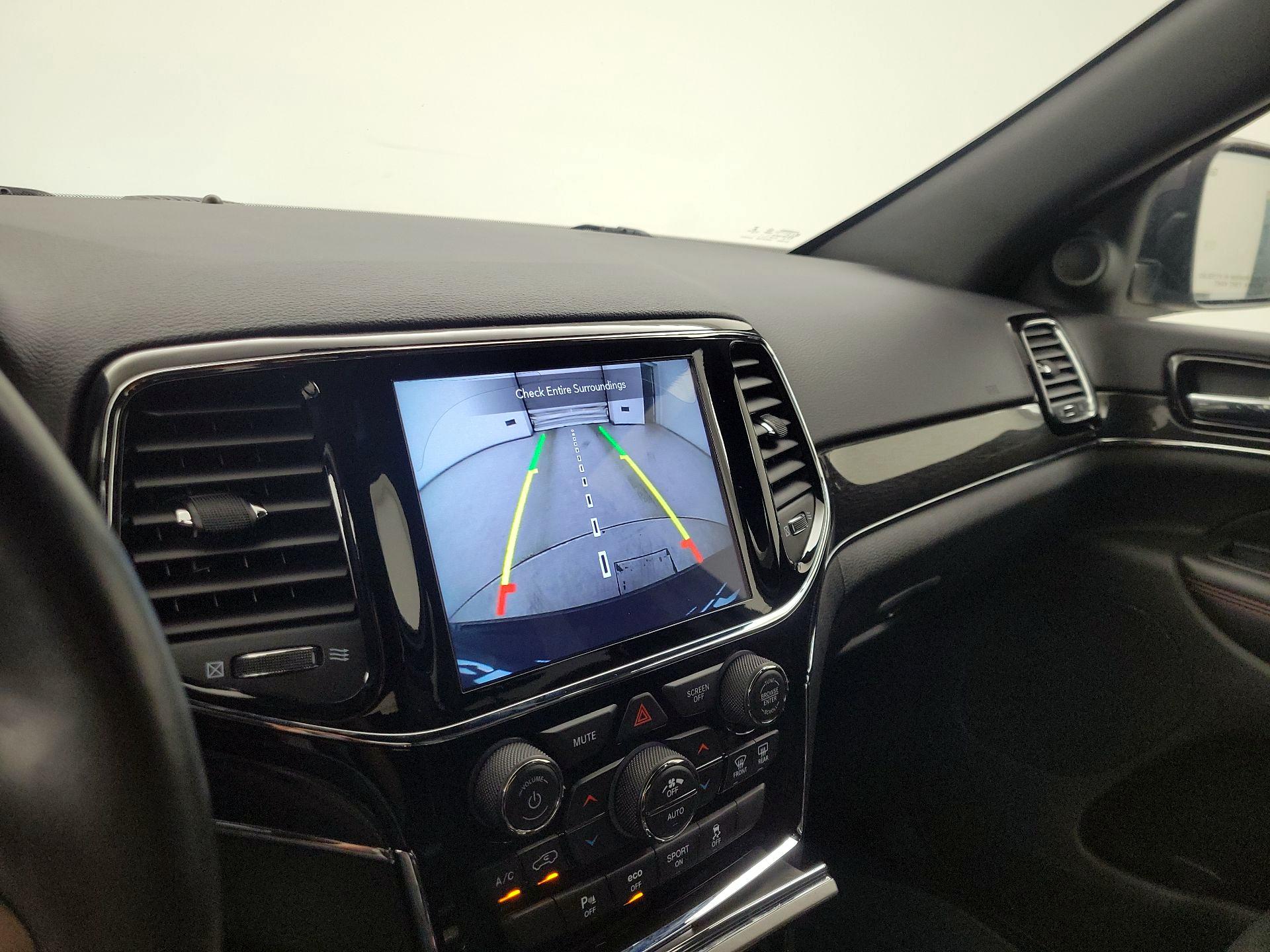 Thumbnail: 2020 Jeep Grand Cherokee - 15