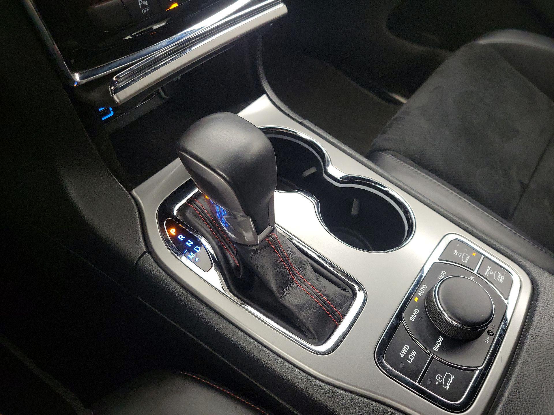 Thumbnail: 2020 Jeep Grand Cherokee - 18