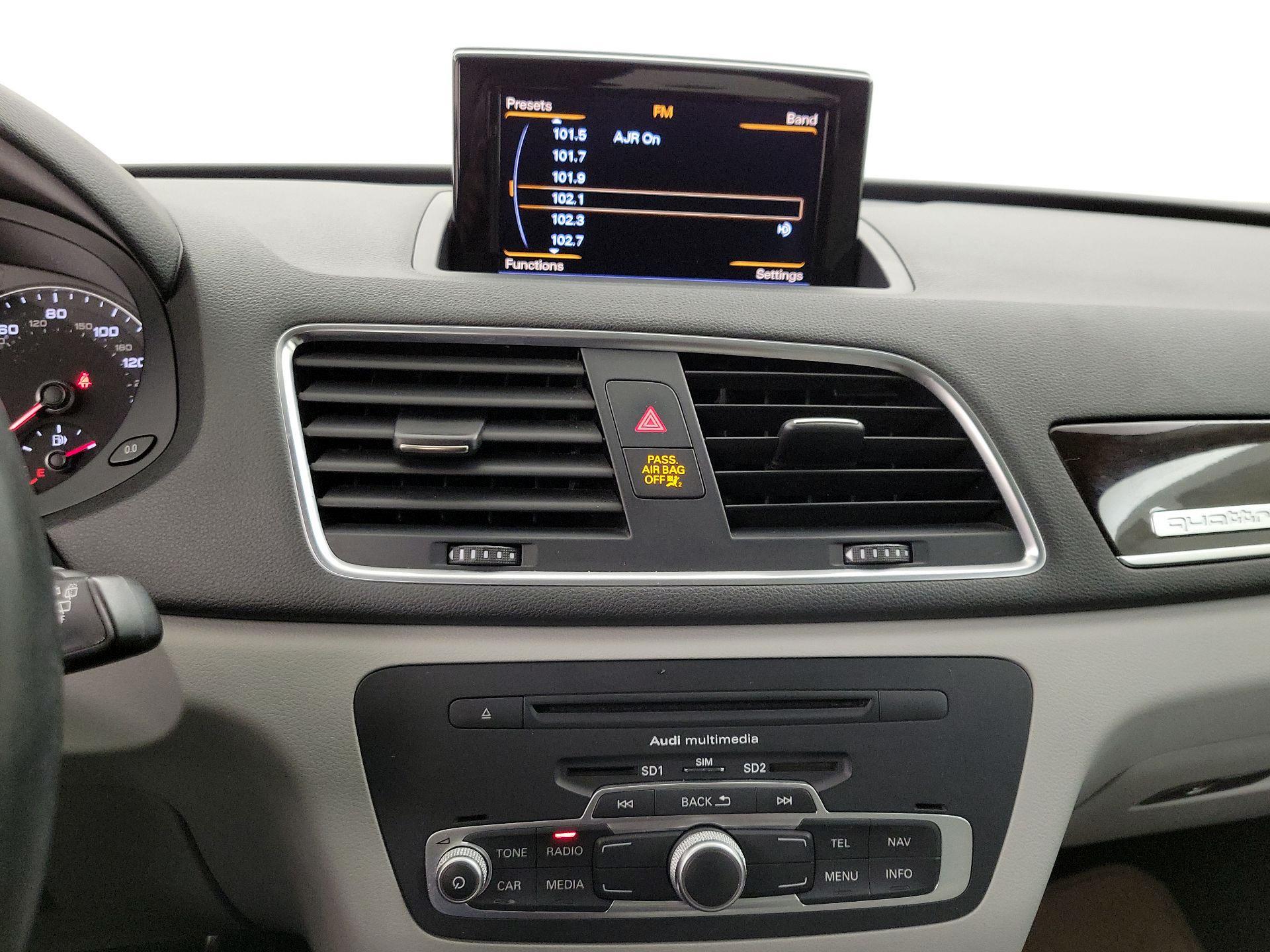 Thumbnail: 2015 Audi Q3 - 16