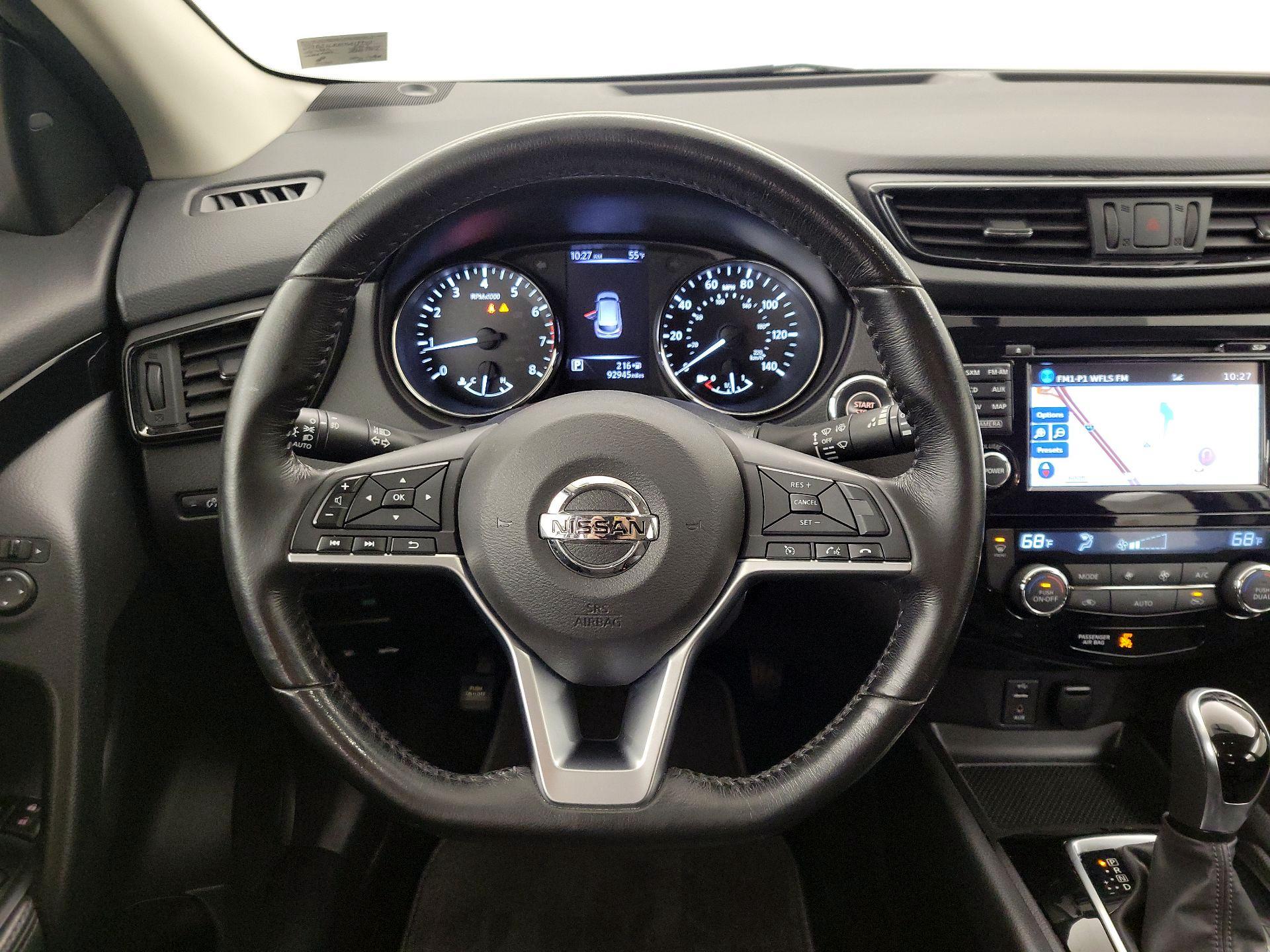 Thumbnail: 2017 Nissan Rogue Sport - 10