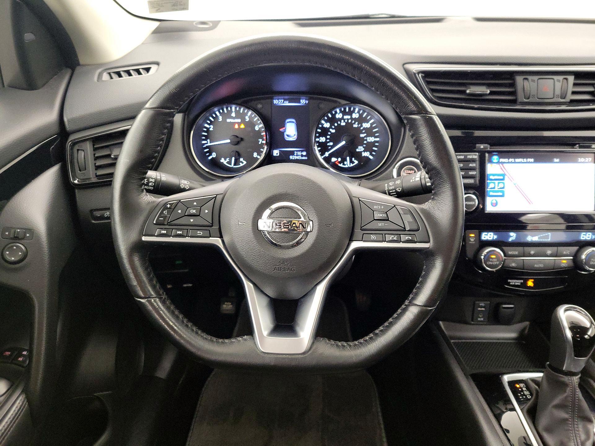 Thumbnail: 2017 Nissan Rogue Sport - 20