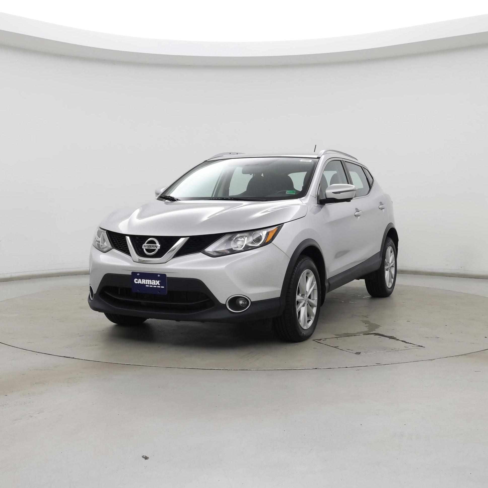 Thumbnail: 2017 Nissan Rogue Sport - 4