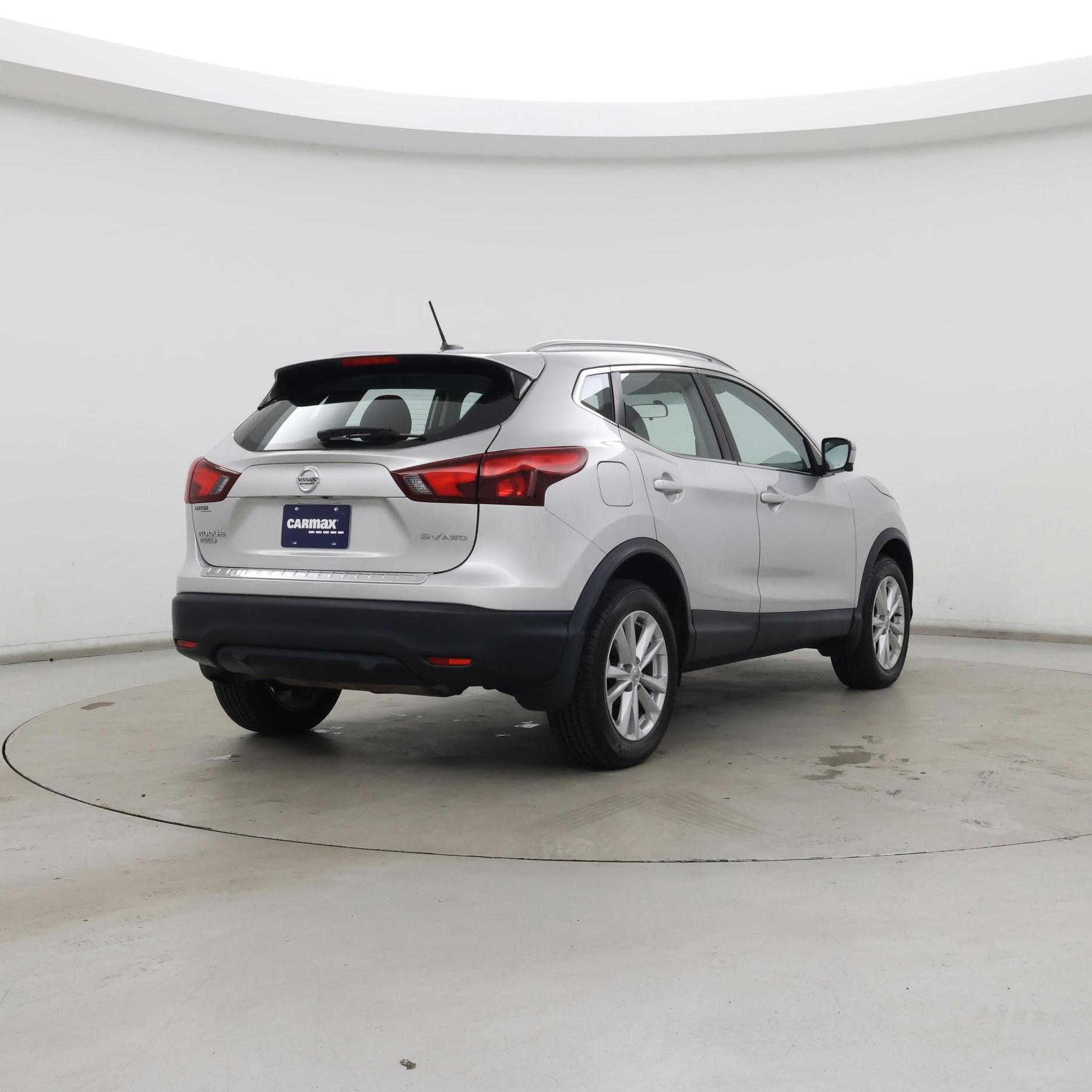 Thumbnail: 2017 Nissan Rogue Sport - 8