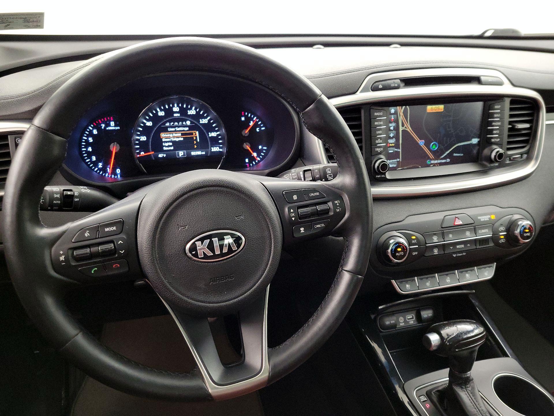 Thumbnail: 2016 Kia Sorento - 10