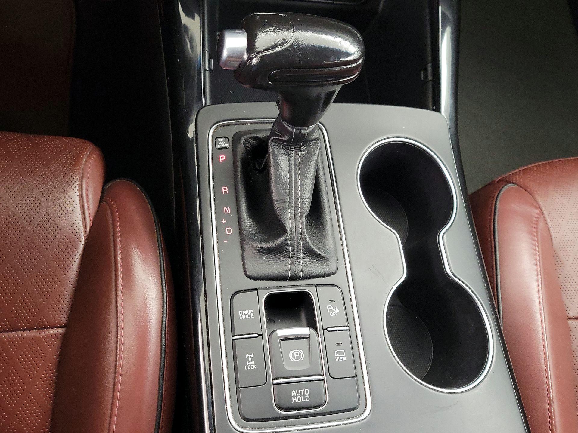 Thumbnail: 2016 Kia Sorento - 18