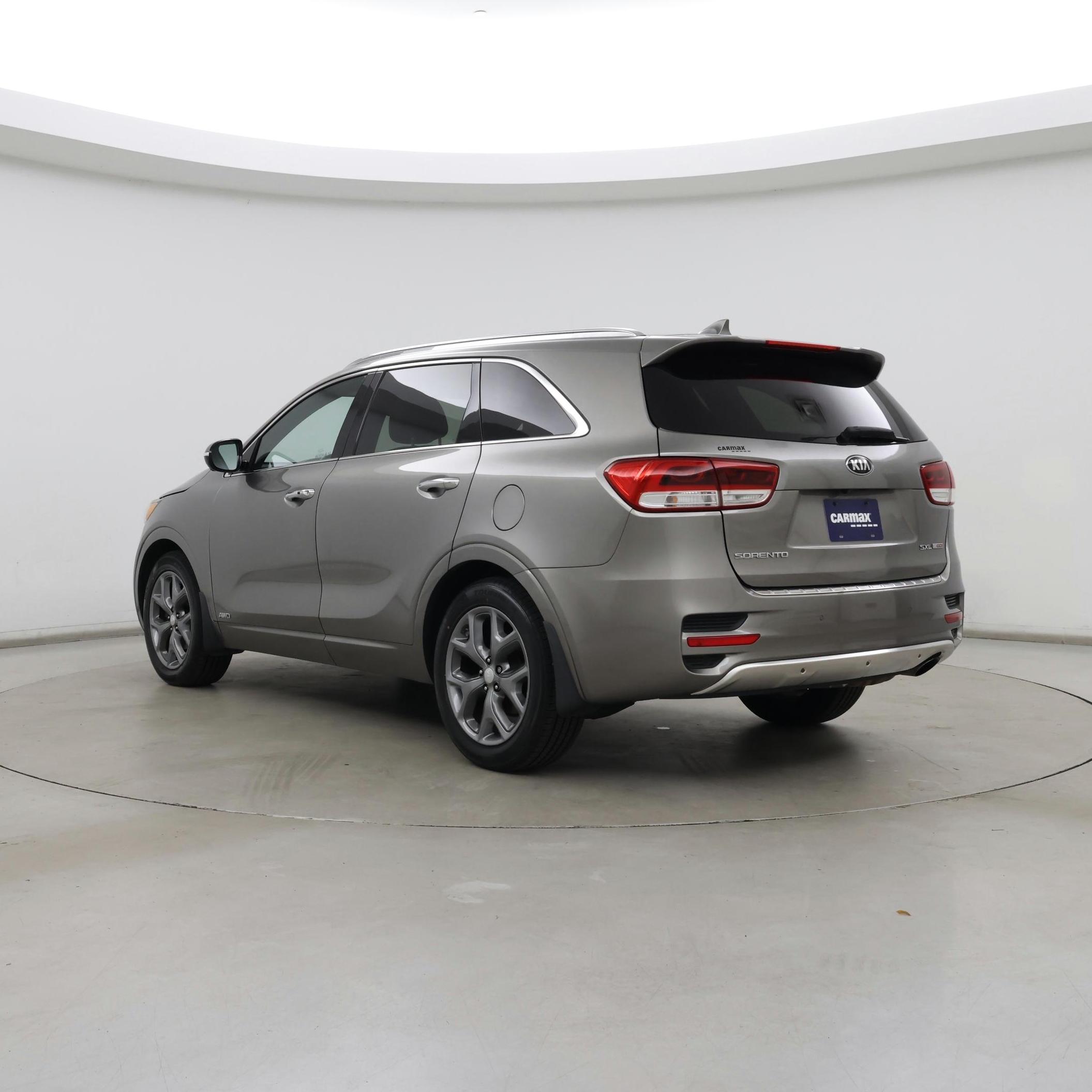 Thumbnail: 2016 Kia Sorento - 2