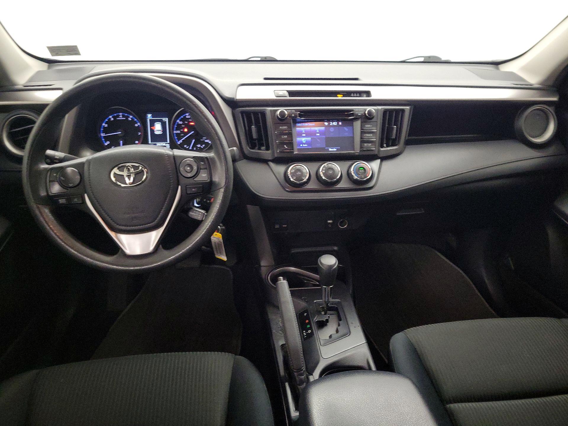 Thumbnail: 2018 Toyota RAV4 - 9