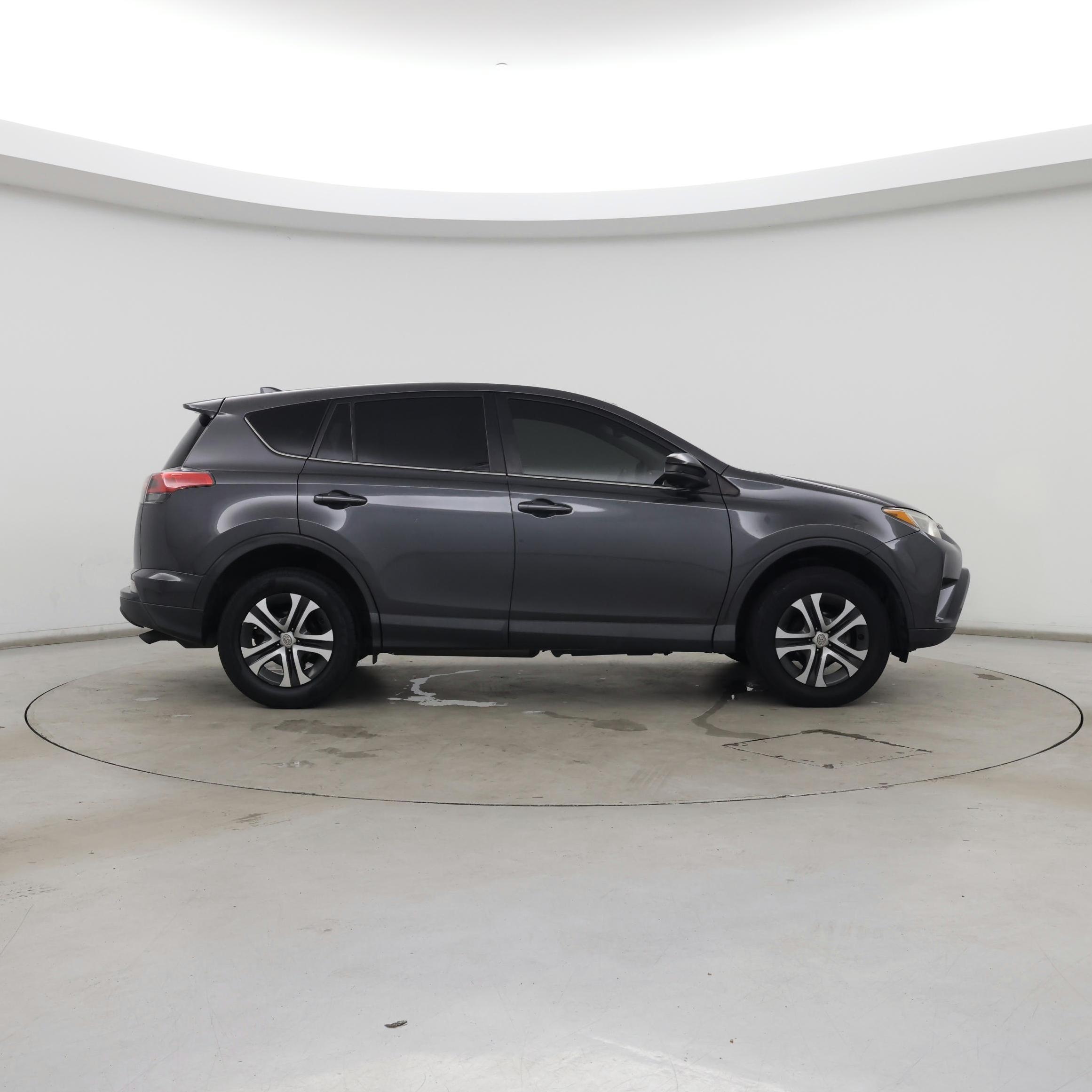 Thumbnail: 2018 Toyota RAV4 - 7