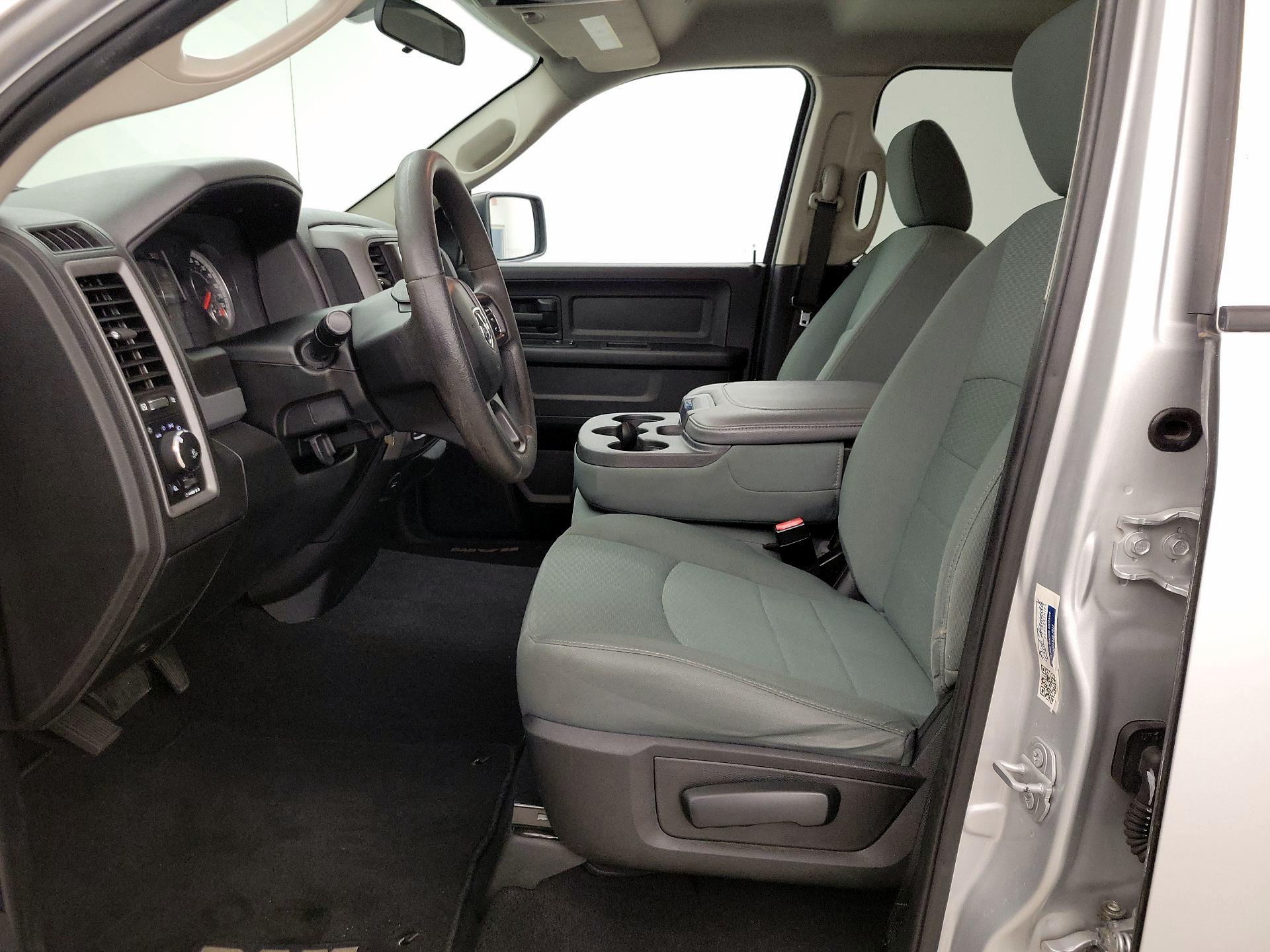 Thumbnail: 2019 RAM 1500 Classic - 11