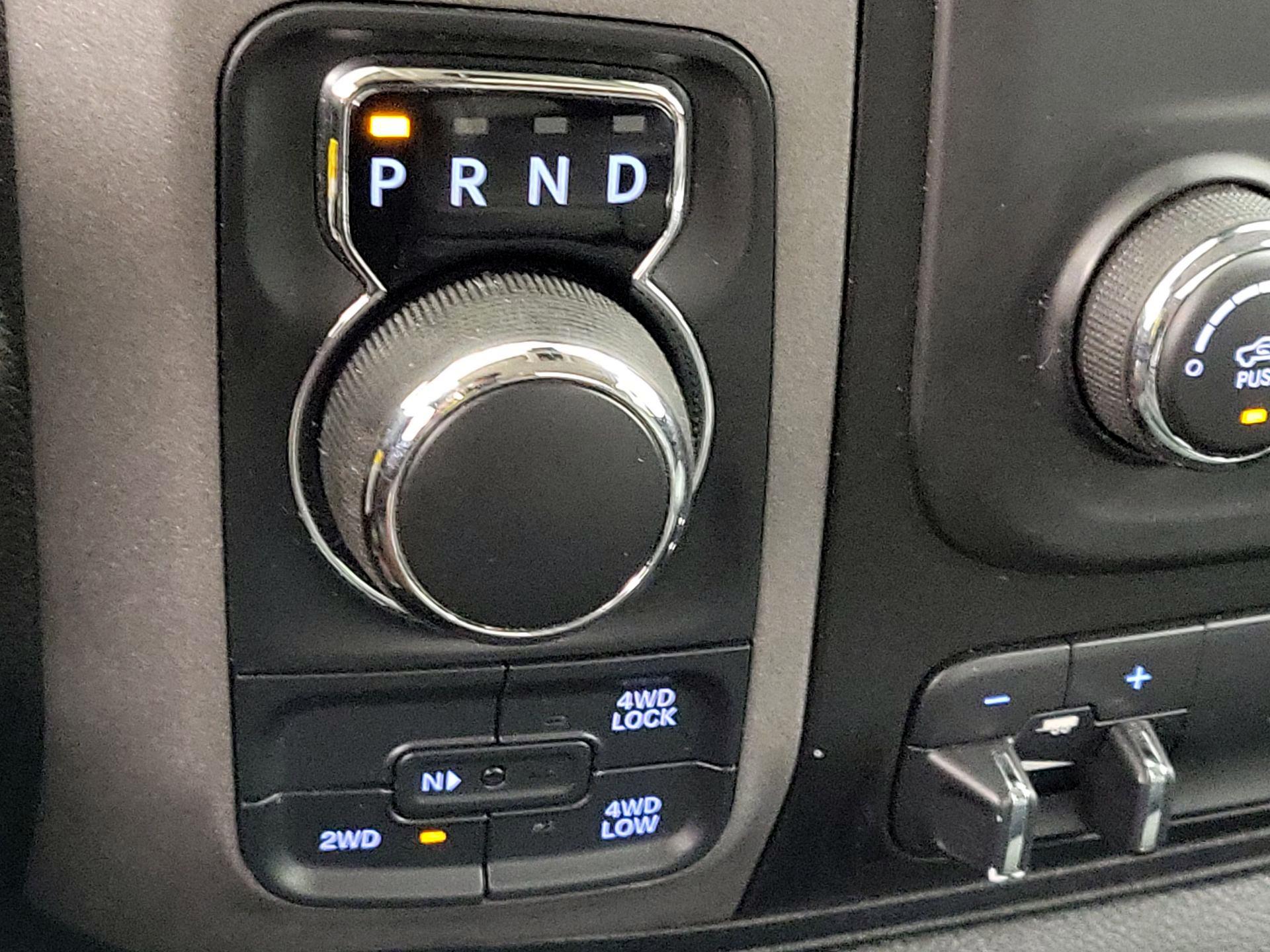 Thumbnail: 2019 RAM 1500 Classic - 17