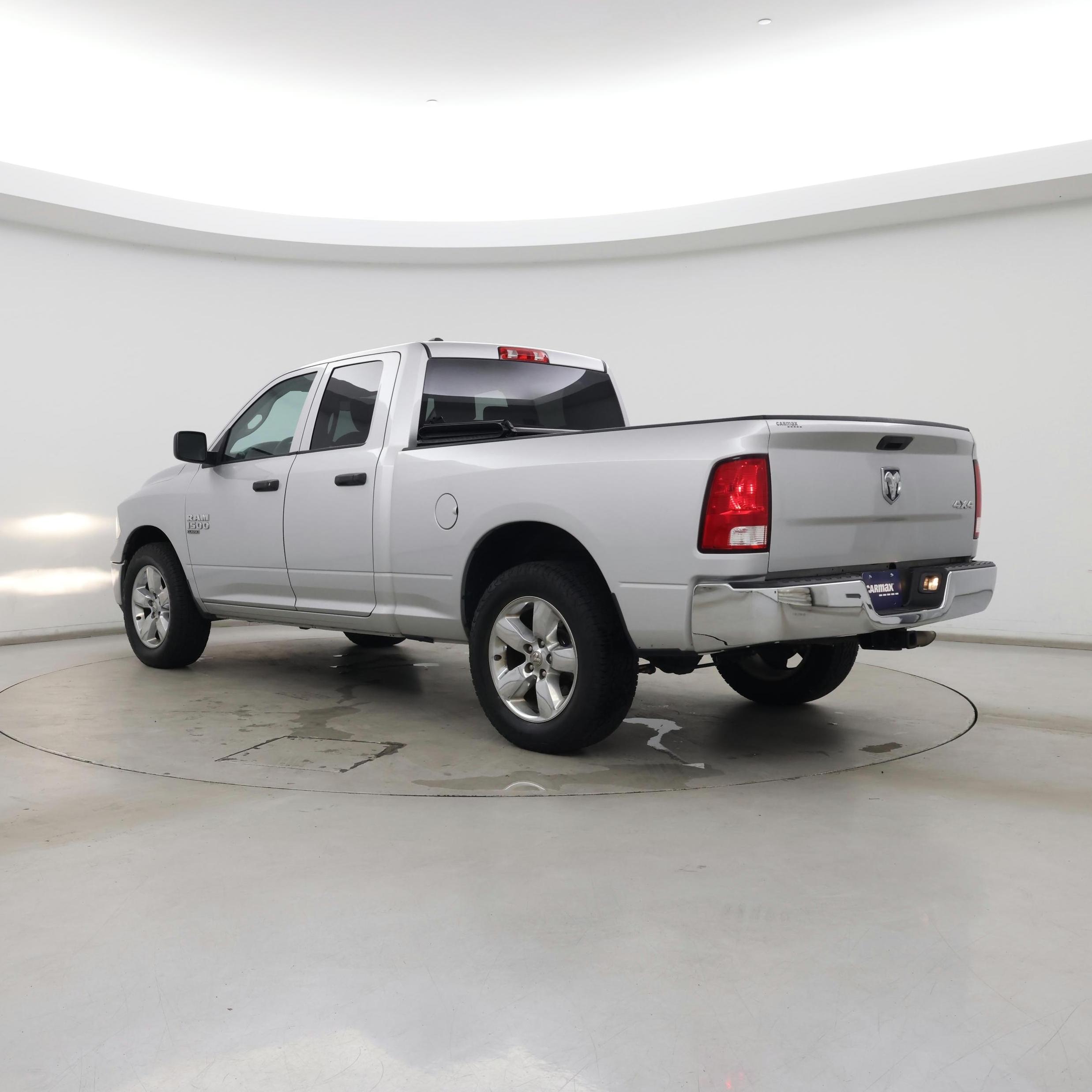 Thumbnail: 2019 RAM 1500 Classic - 2