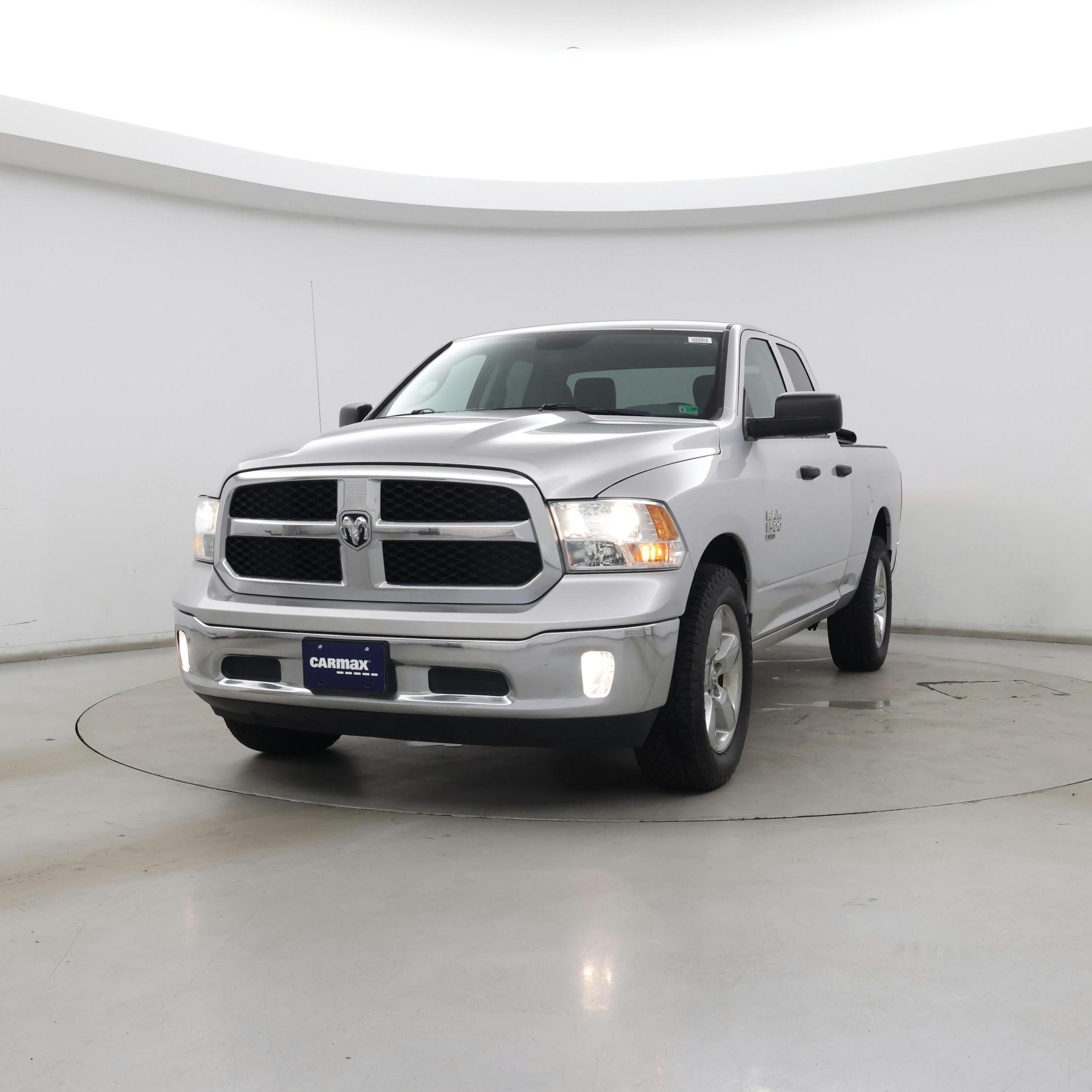 Thumbnail: 2019 RAM 1500 Classic - 4